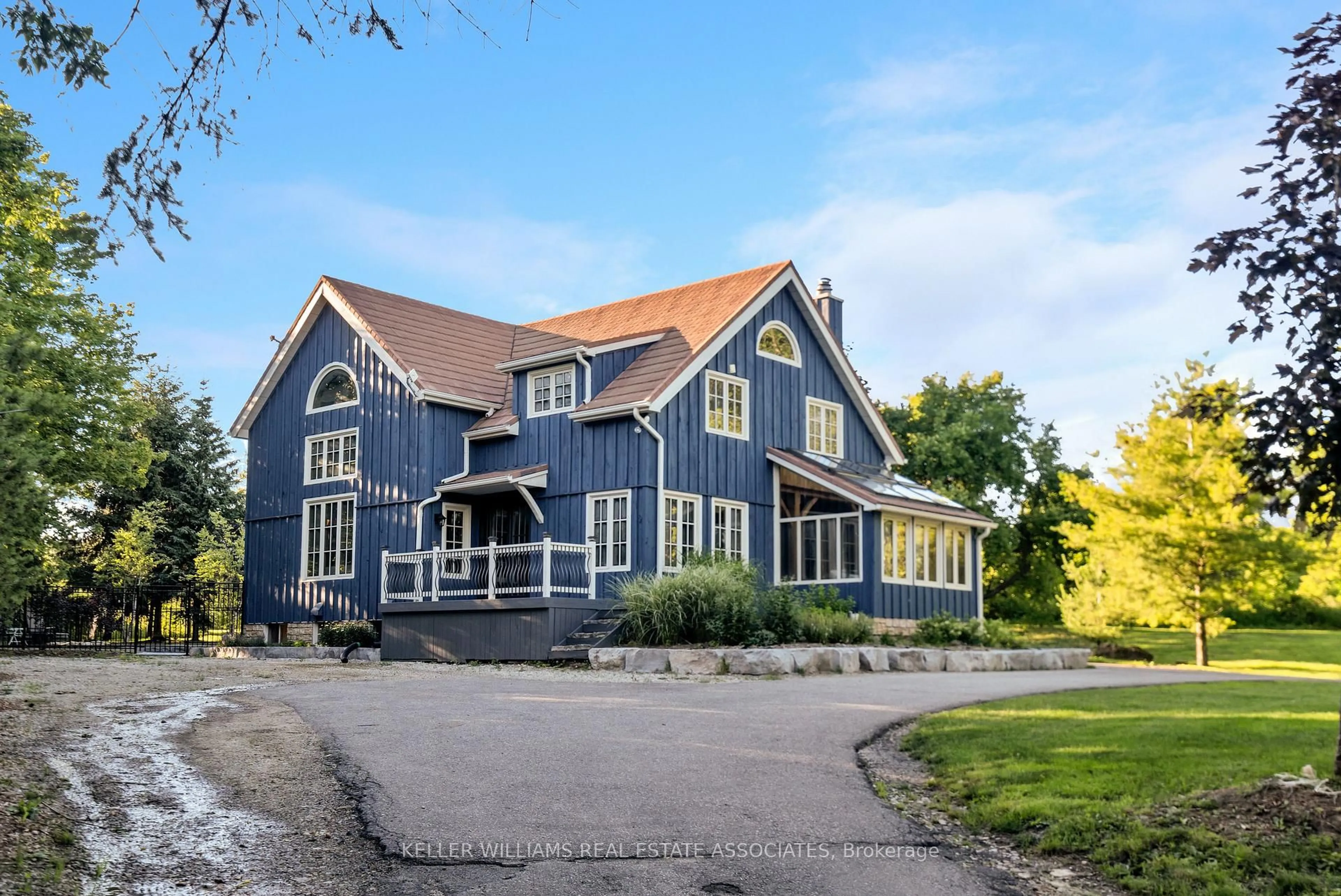 Home with vinyl exterior material, unknown for 11515 22 Sdrd, Halton Hills Ontario L0P 1H0