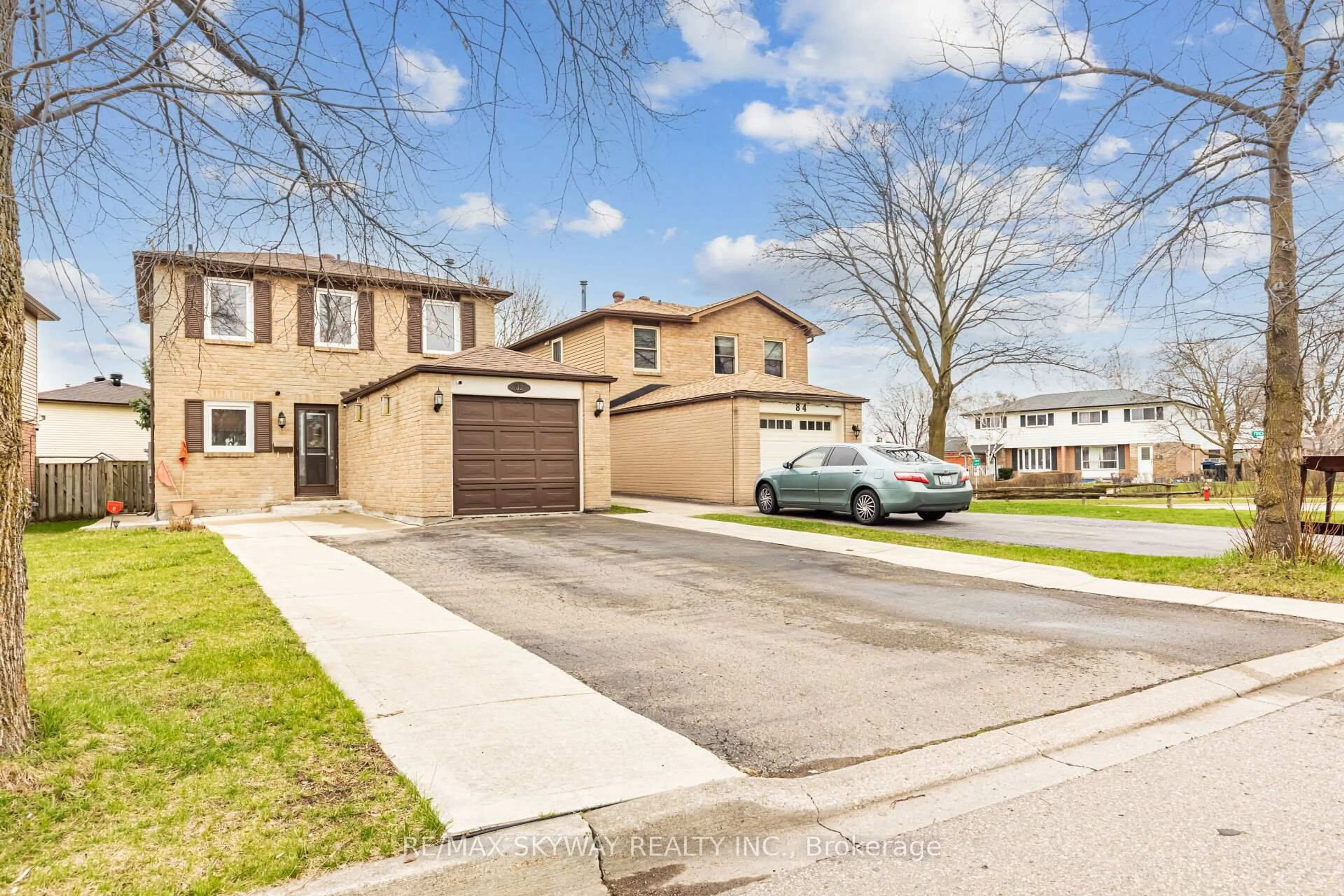 A pic from outside/outdoor area/front of a property/back of a property/a pic from drone, street for 82 Festoon Pl, Brampton Ontario L6T 4R5