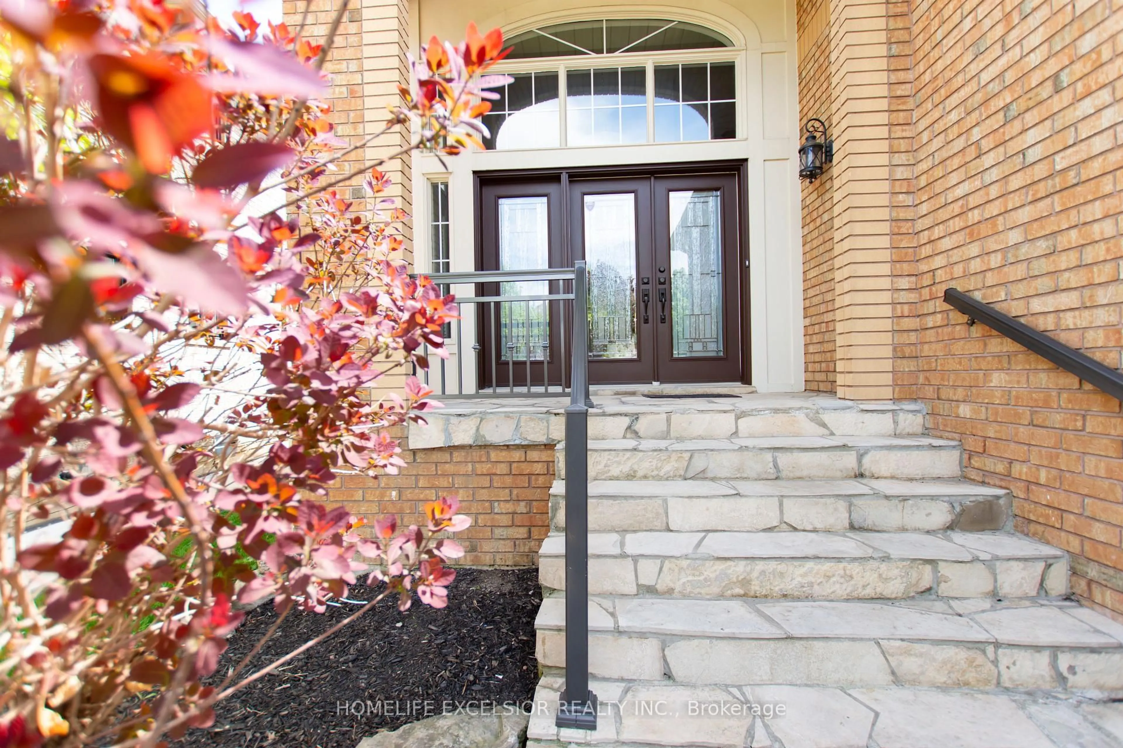 Unknown for 6842 Yarrow Ave, Mississauga Ontario L5N 6V1
