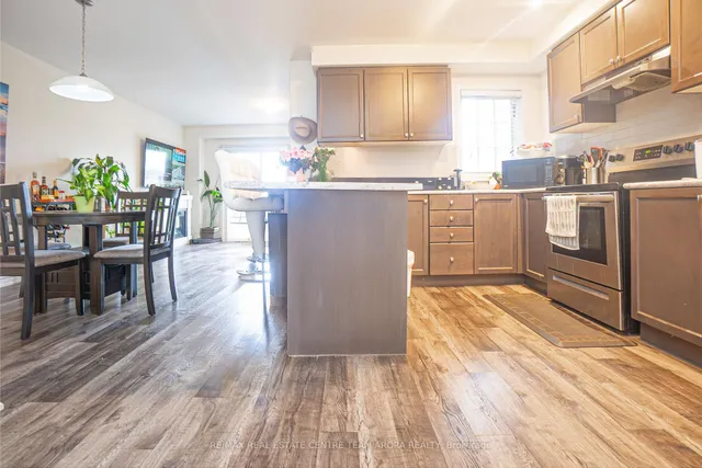 Additional image 16 of 990 Balsam Crt