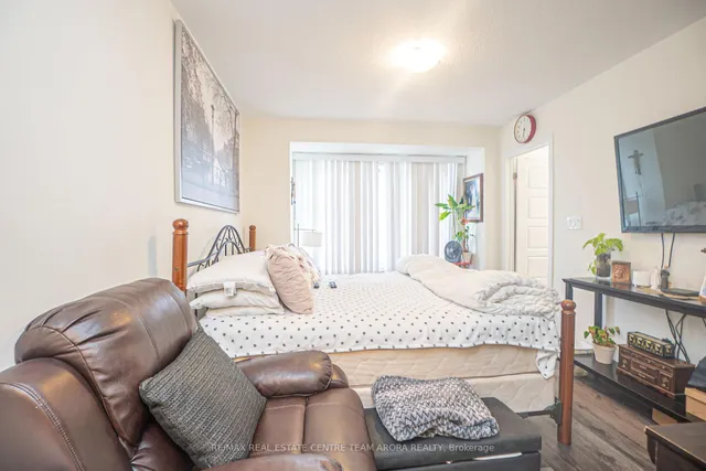 Additional image 12 of 990 Balsam Crt