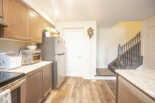 Additional image 19 of 990 Balsam Crt