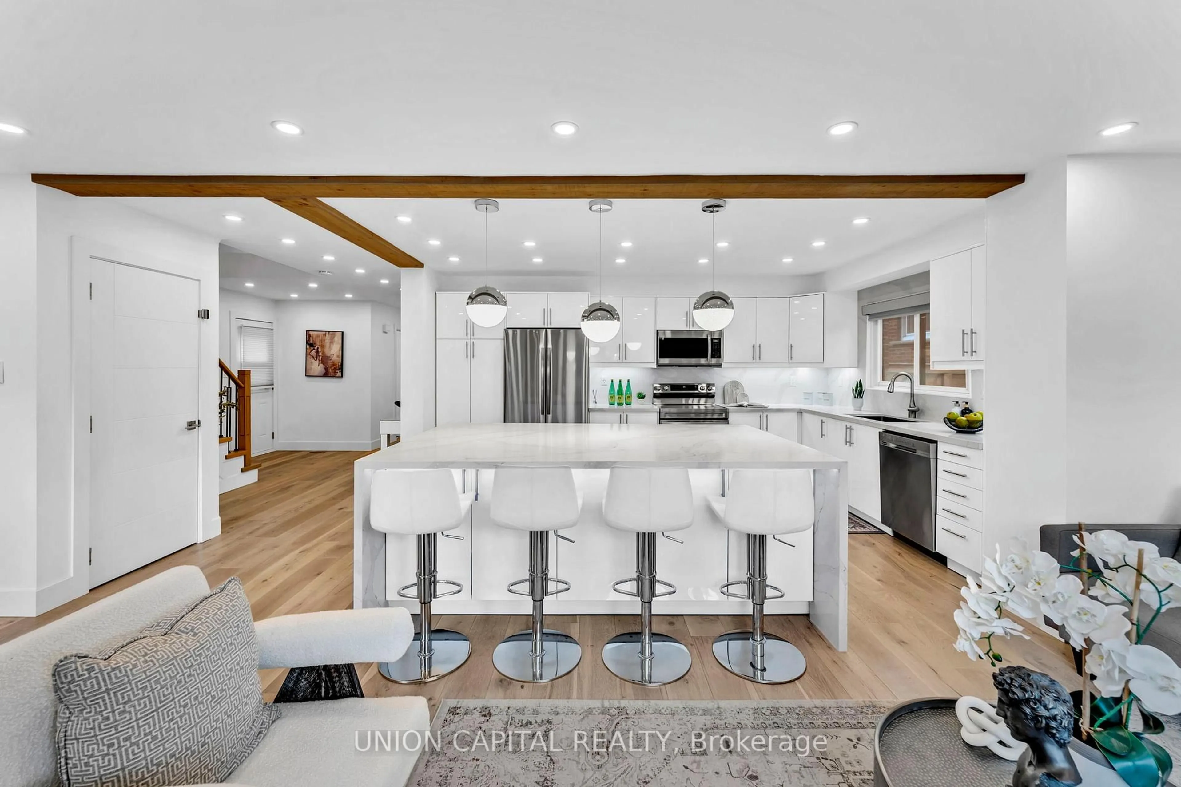 Open concept kitchen, unknown for 1219 Larny Crt, Mississauga Ontario L4W 3N4