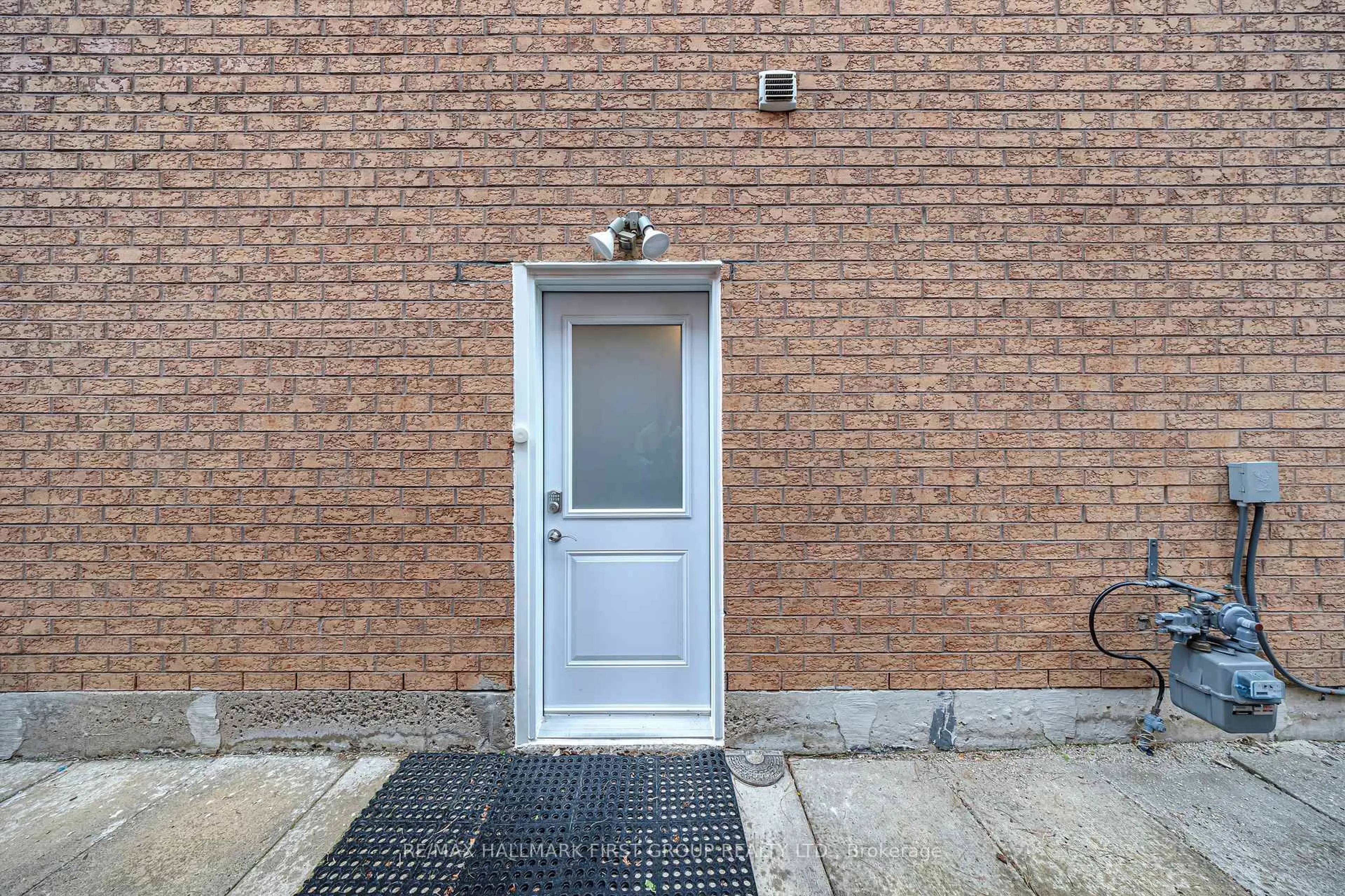 Unknown for 21 Toba Cres, Brampton Ontario L6Z 4R6