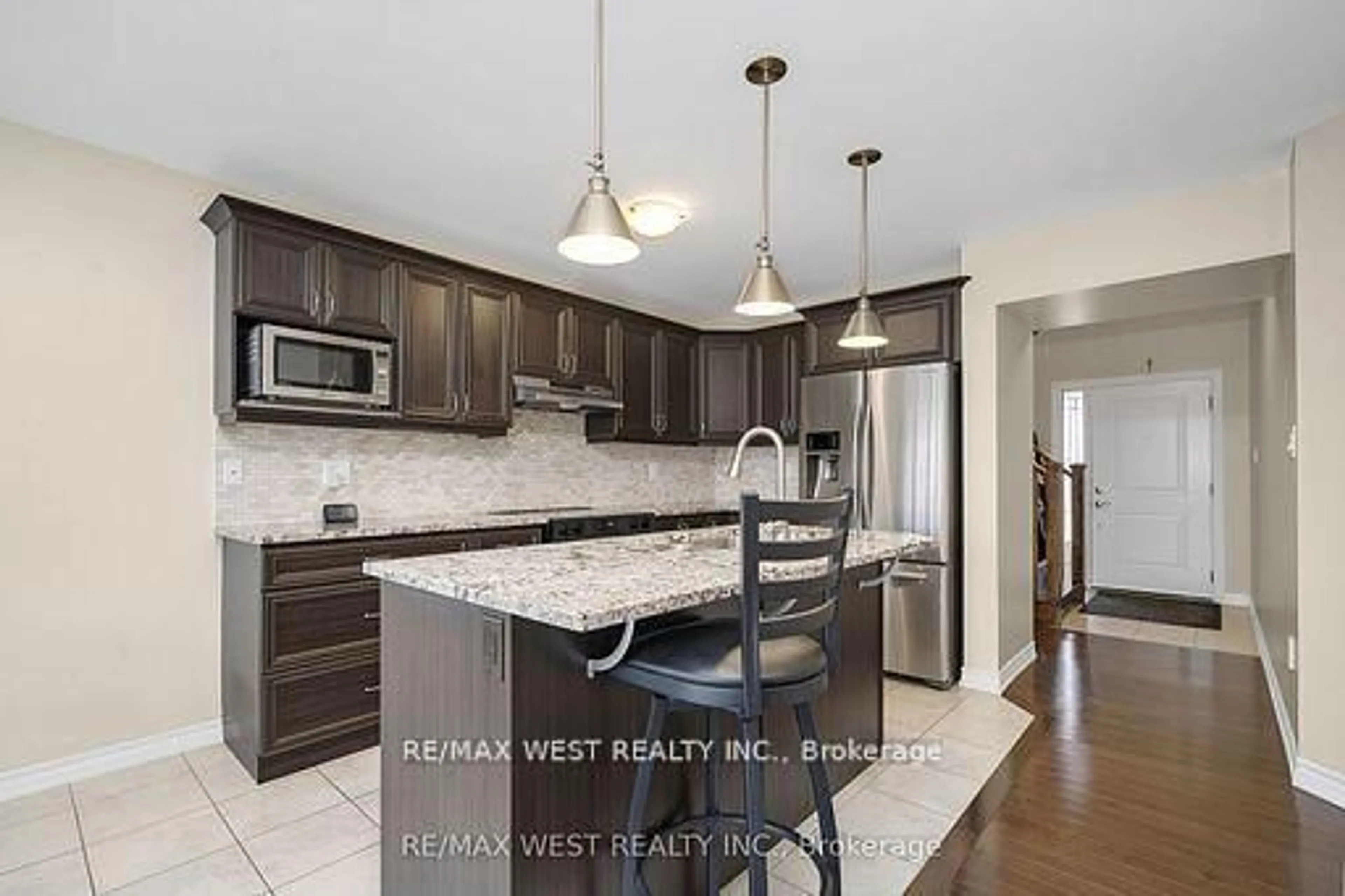 Open concept kitchen, ceramic/tile floor for 7 Polstar Rd, Brampton Ontario L7A 4H1