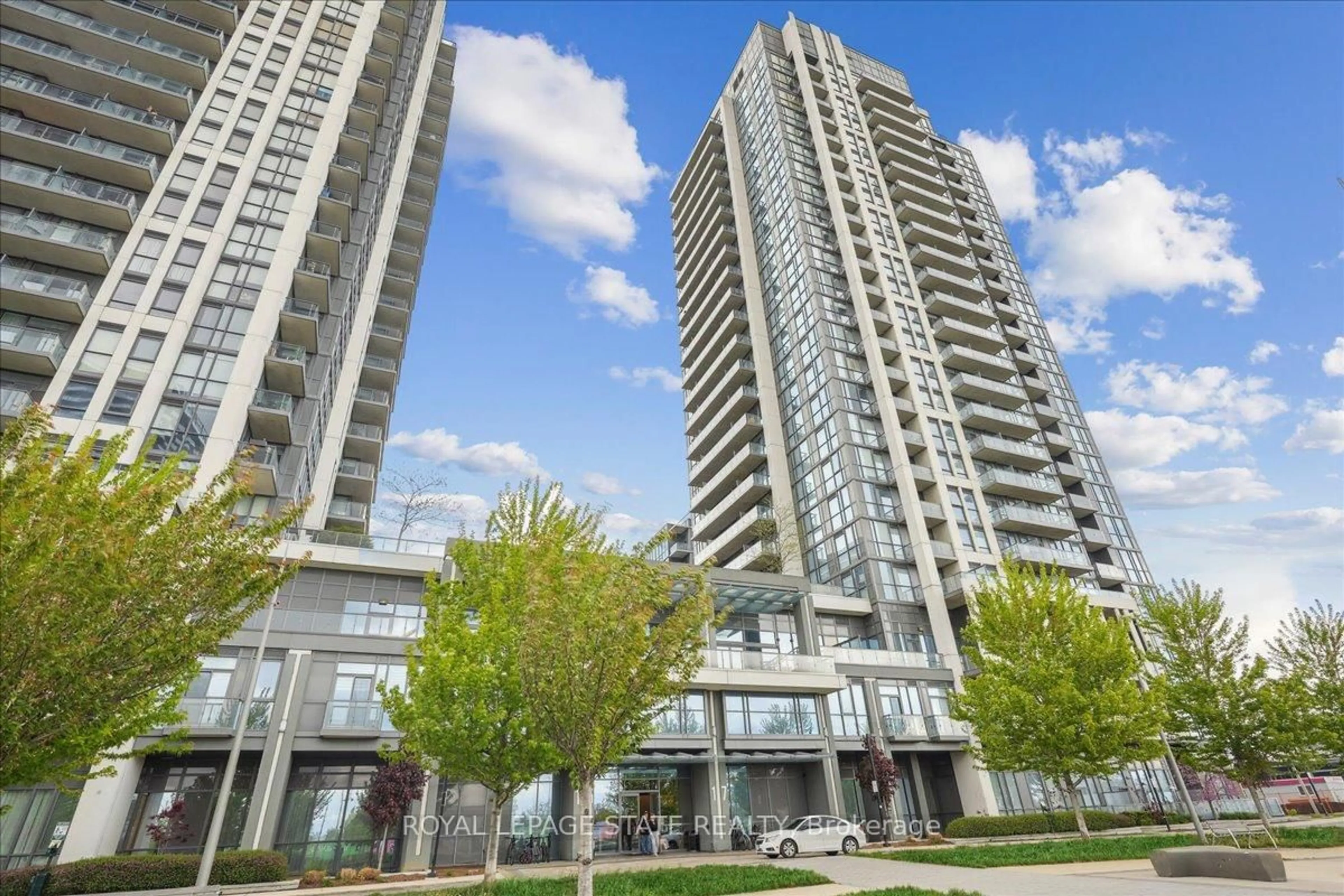 Patio, unknown for 17 Zorra St #2013, Toronto Ontario M8Z 4Z6