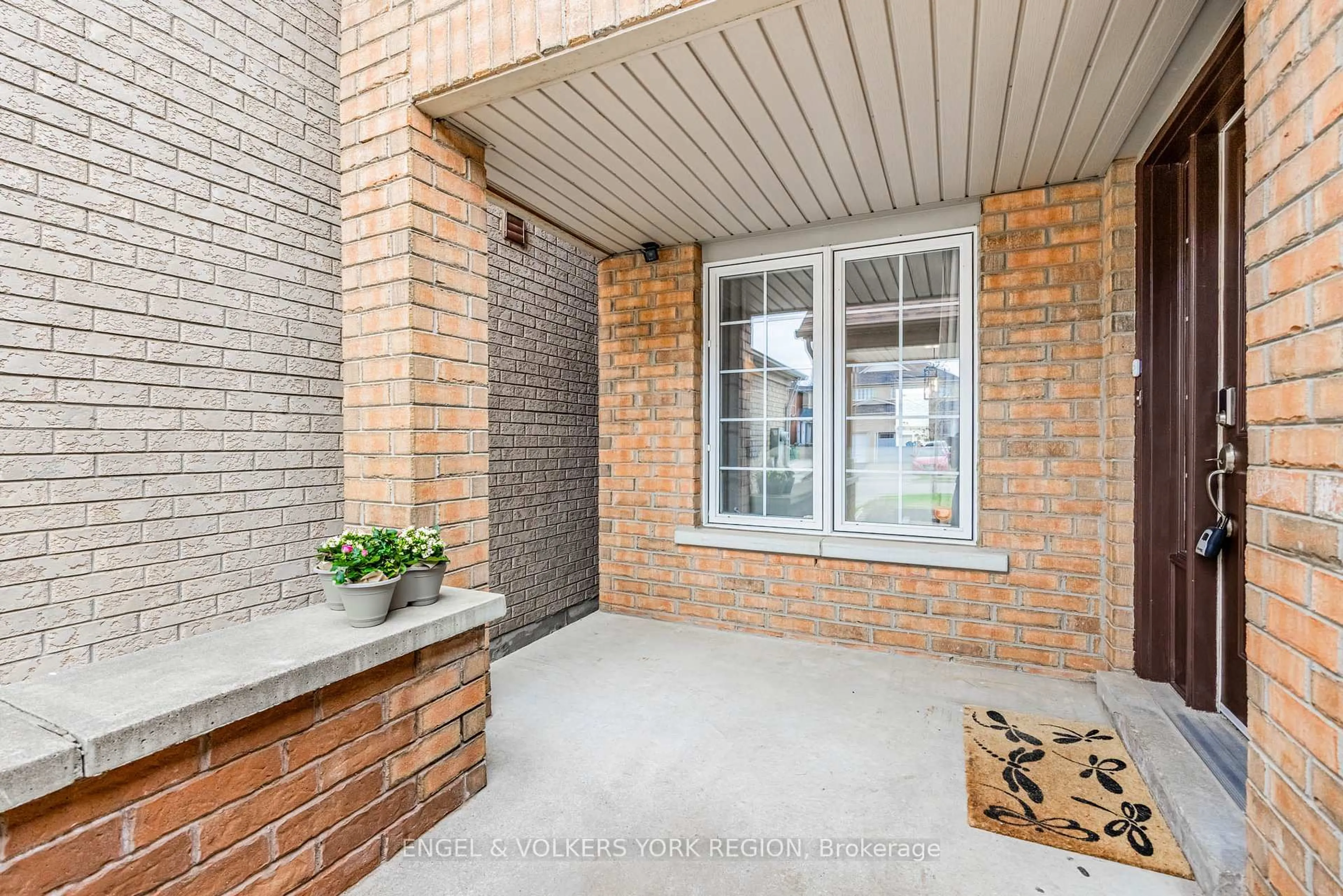 Unknown for 126 Olympia Cres, Brampton Ontario L6X 4W3