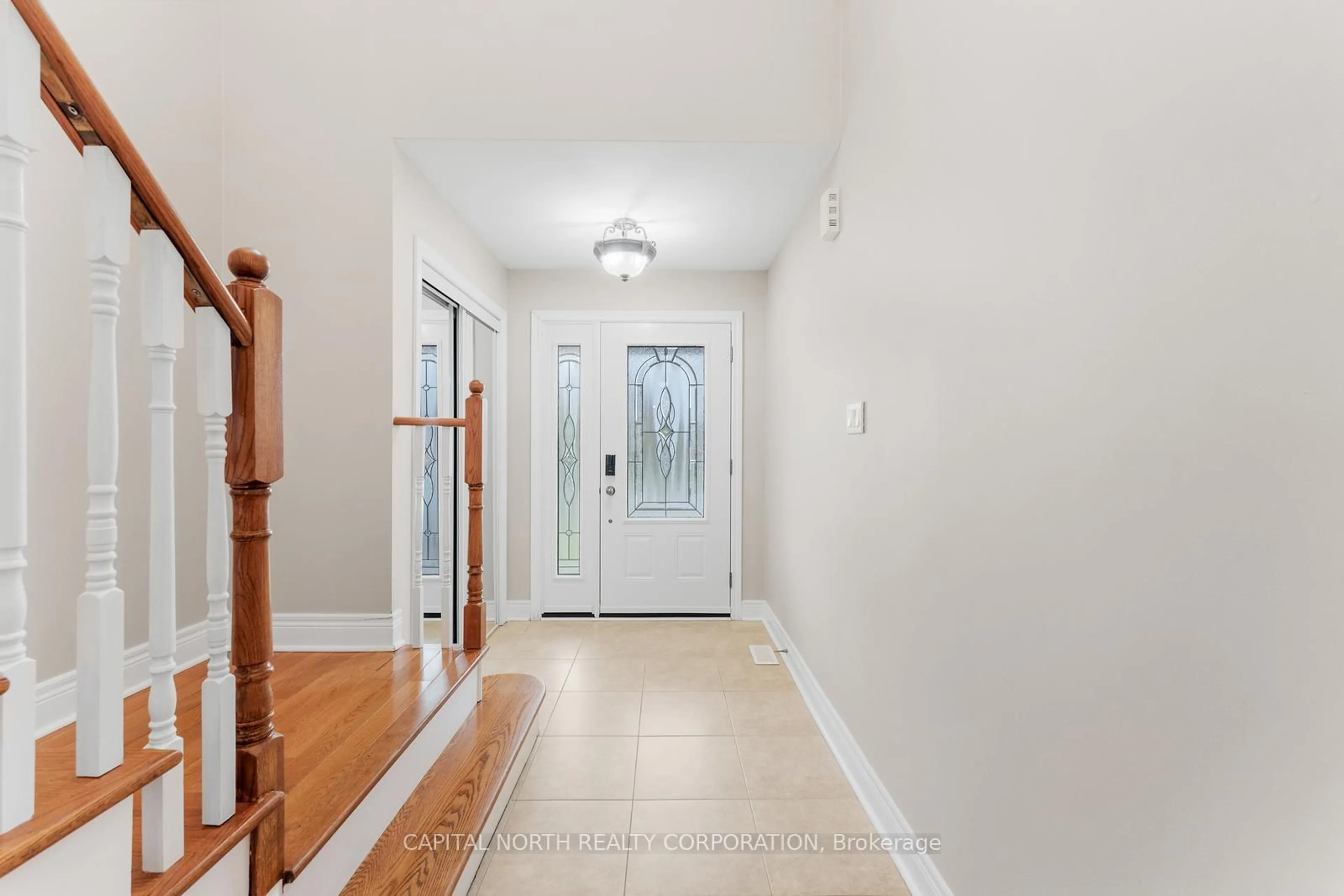 Indoor entryway for 95 Harvest Moon Dr, Caledon Ontario L7E 2K8