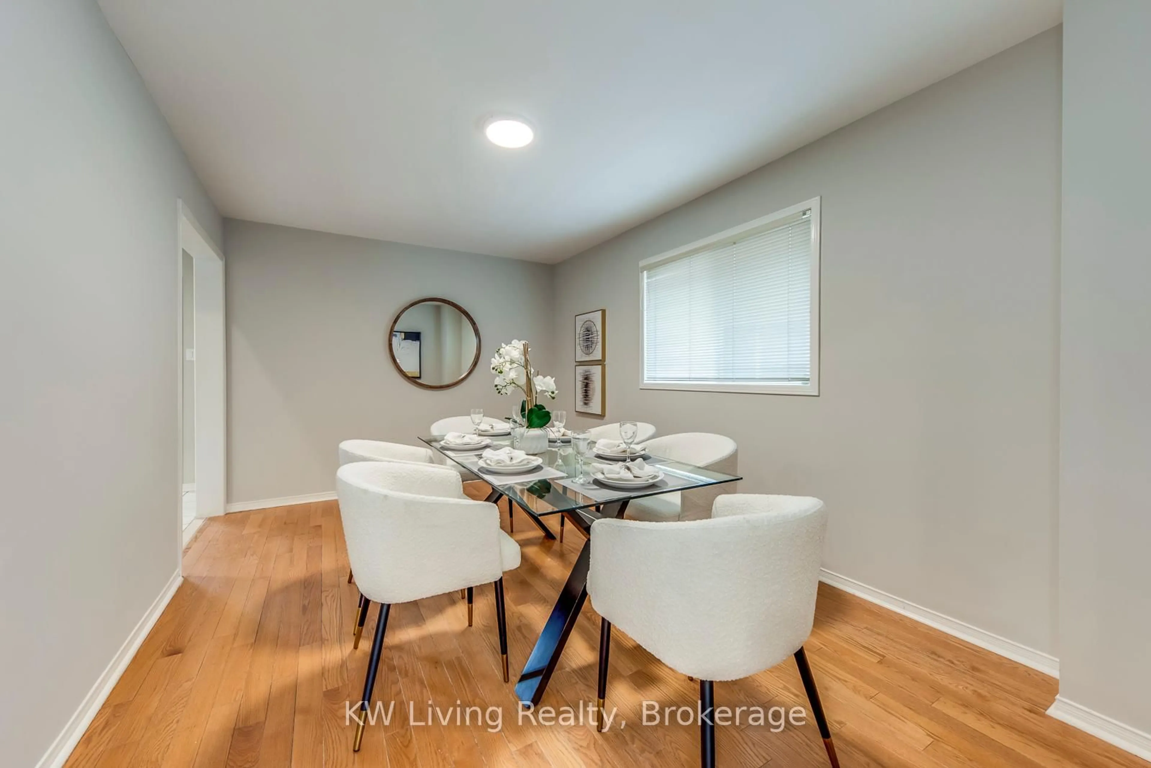 Dining room, wood/laminate floor for 1351 Edenrose St, Mississauga Ontario L5V 1K2