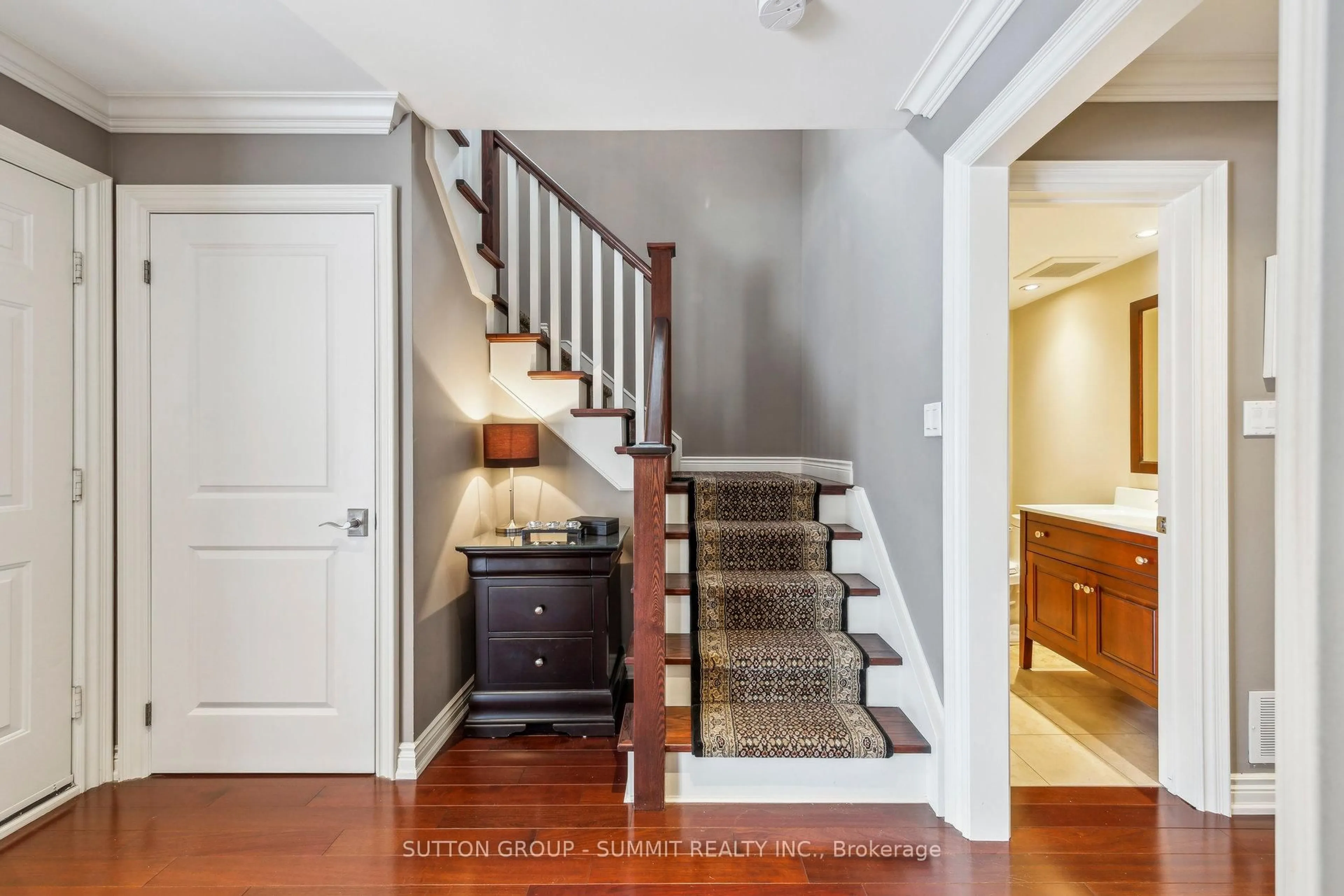 Stairs for 2906 Coulson Crt, Mississauga Ontario L5M 5S8