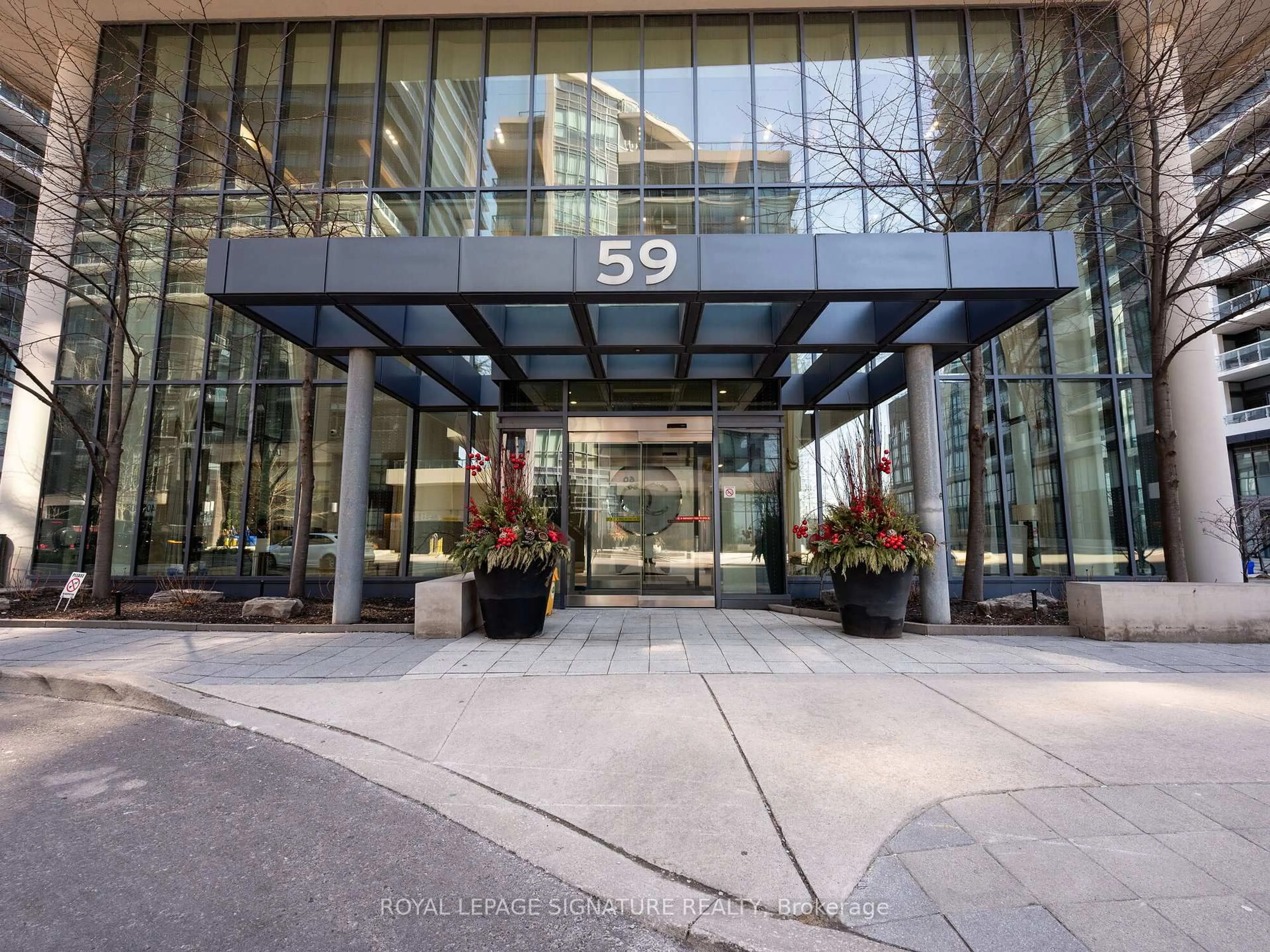 Indoor foyer for 59 Annie Craig Dr #1501, Toronto Ontario M8V 0C5