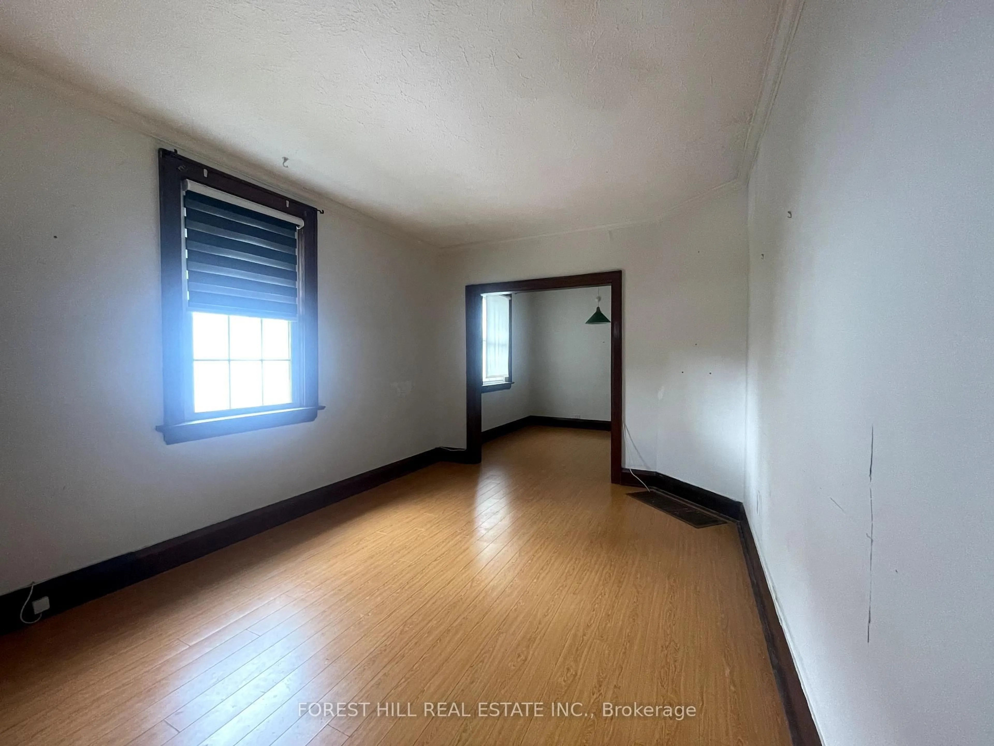 A pic of a room for 92 Twenty Sixth St, Toronto Ontario M8V 3S1