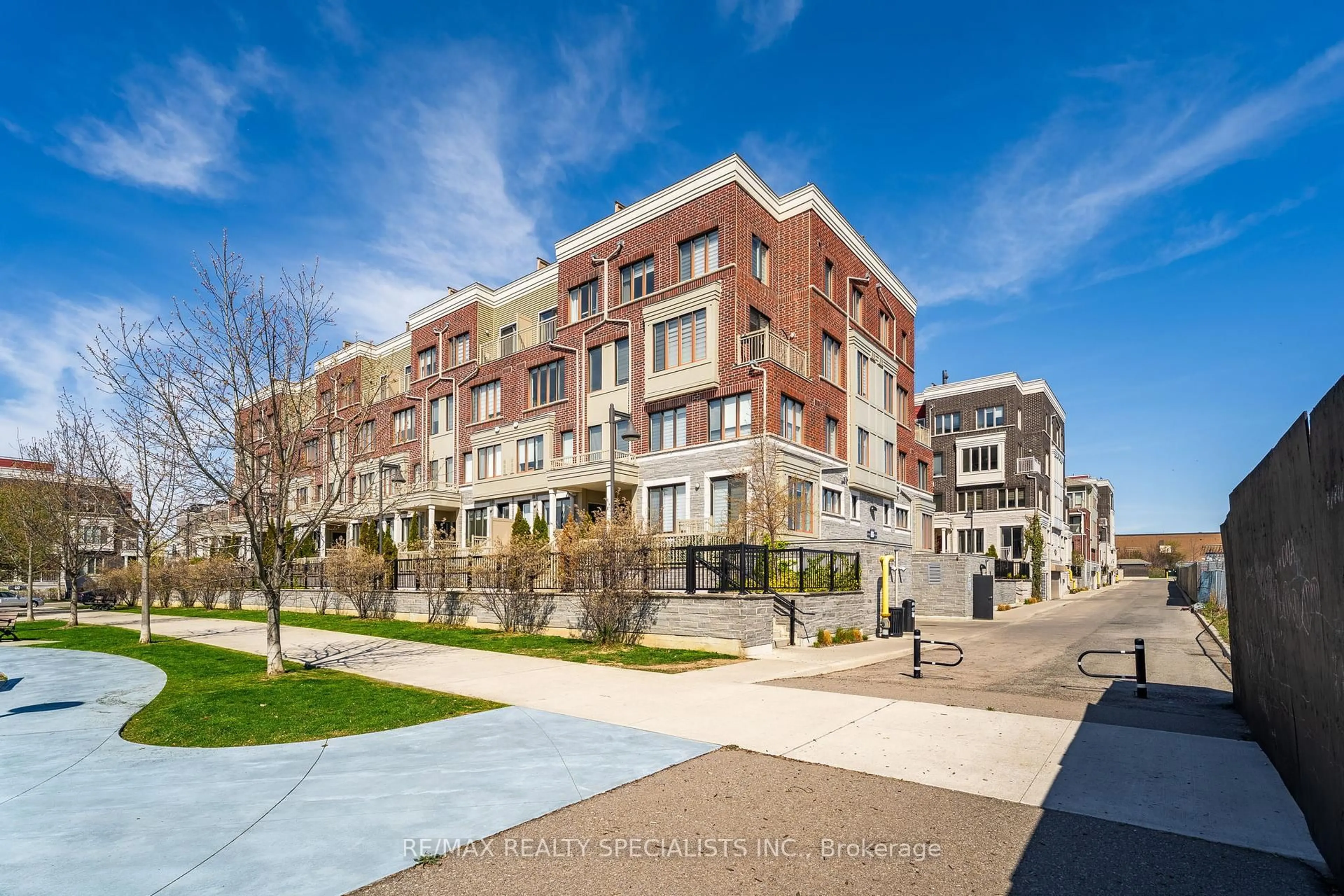 Unknown for 115 Long Branch Ave #10, Toronto Ontario M8W 0A9