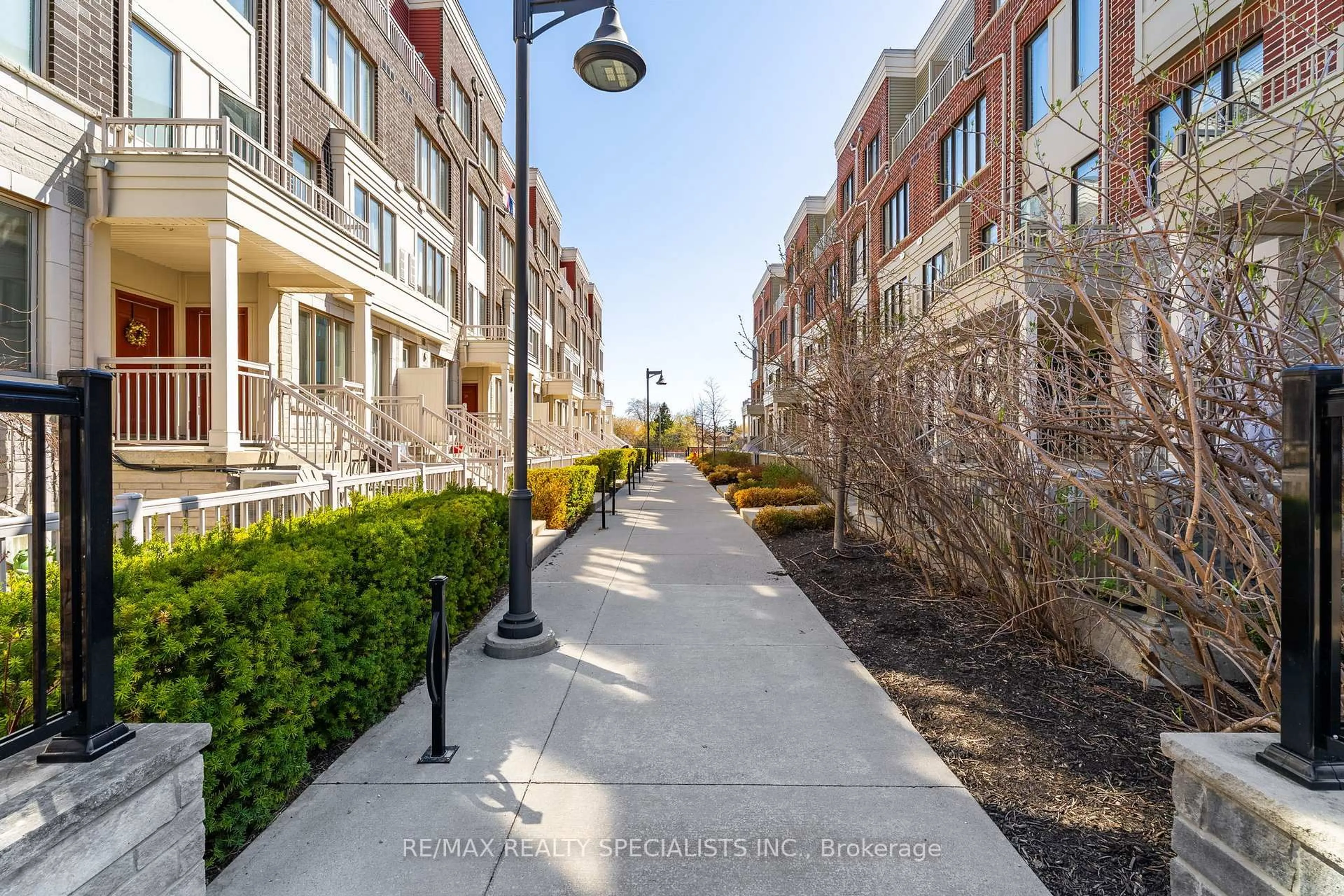 Patio, street for 115 Long Branch Ave #10, Toronto Ontario M8W 0A9