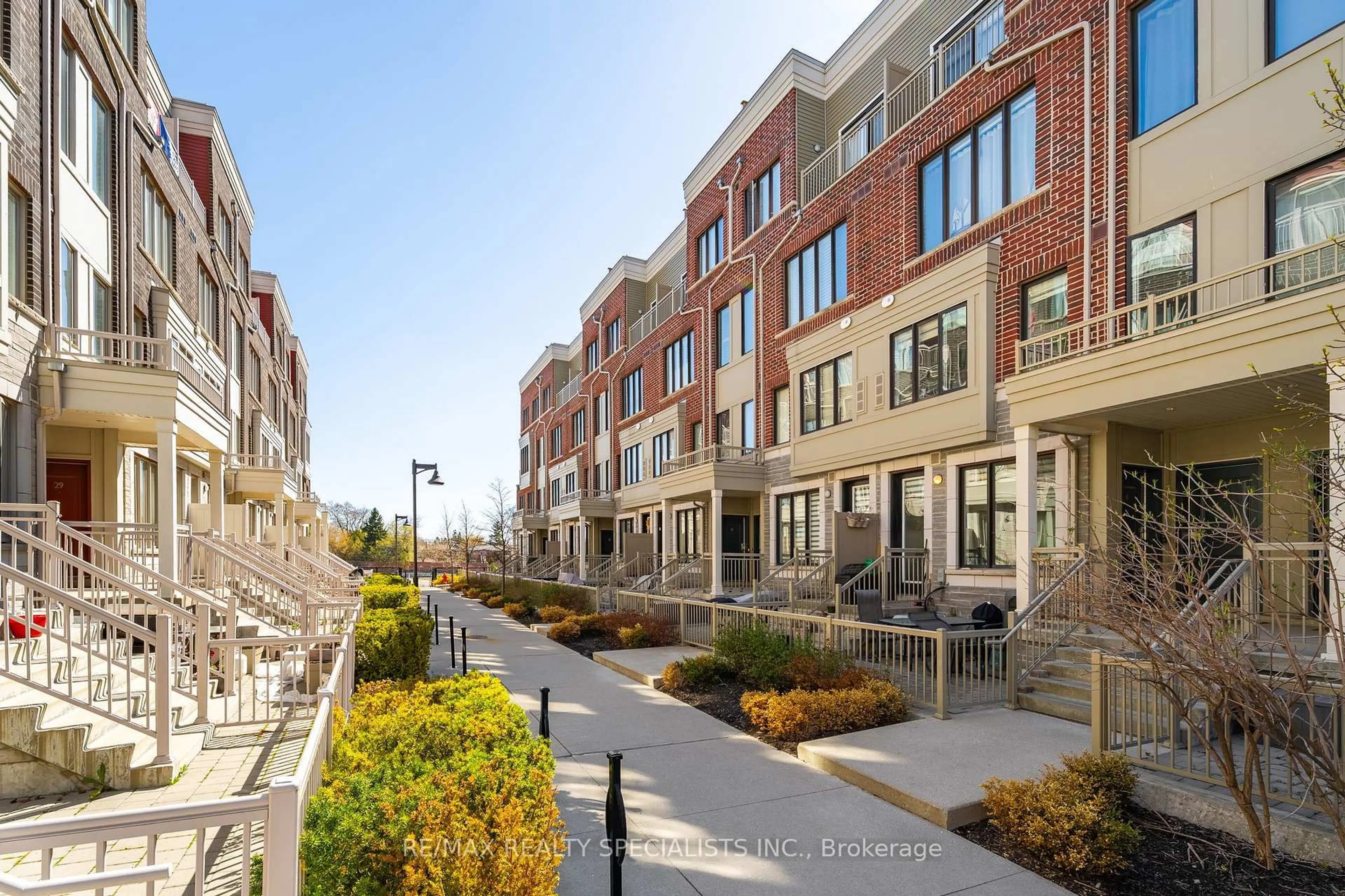 Patio, street for 115 Long Branch Ave #10, Toronto Ontario M8W 0A9