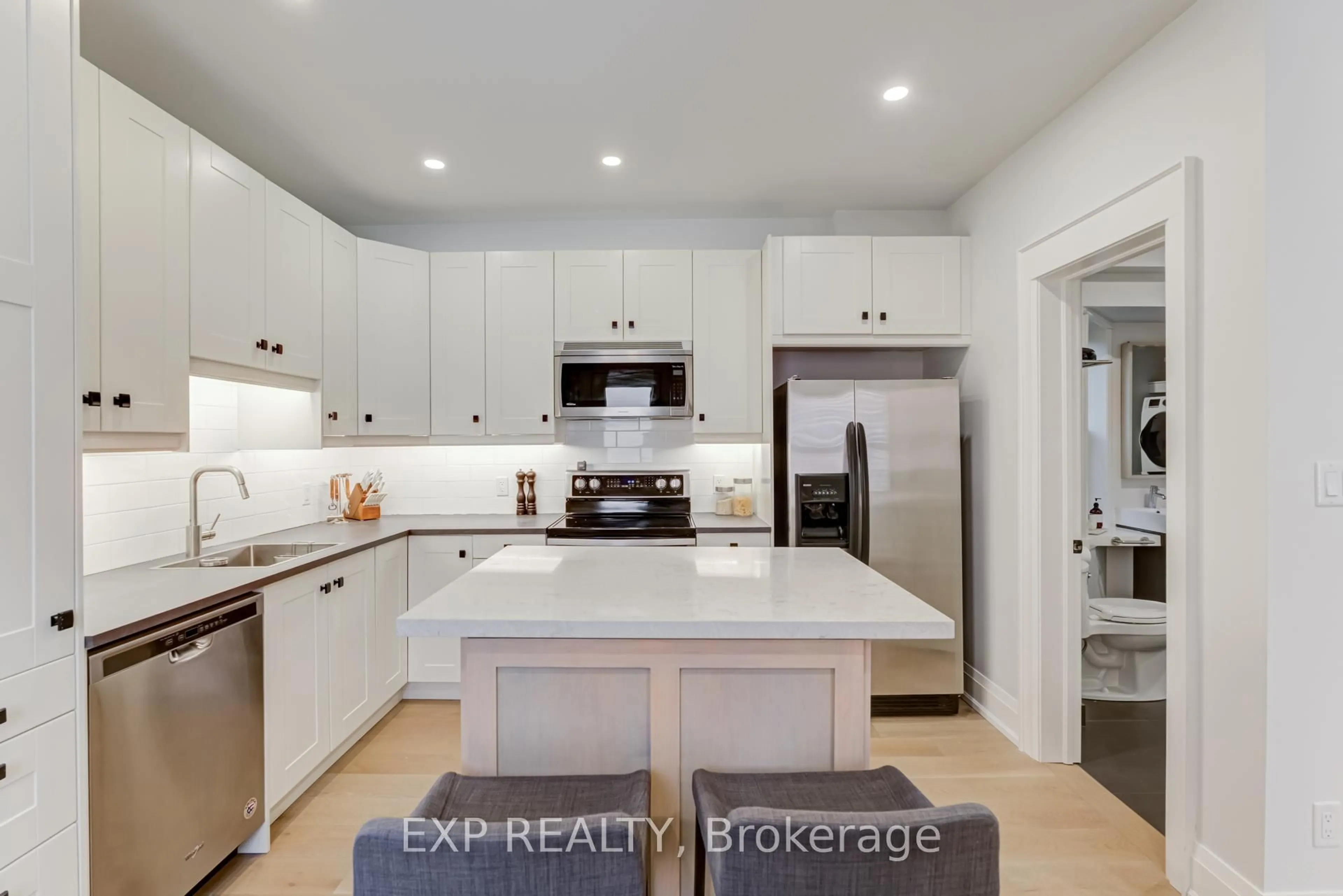 Open concept kitchen, ceramic/tile floor for 187 Clendenan Ave, Toronto Ontario M6P 2W9