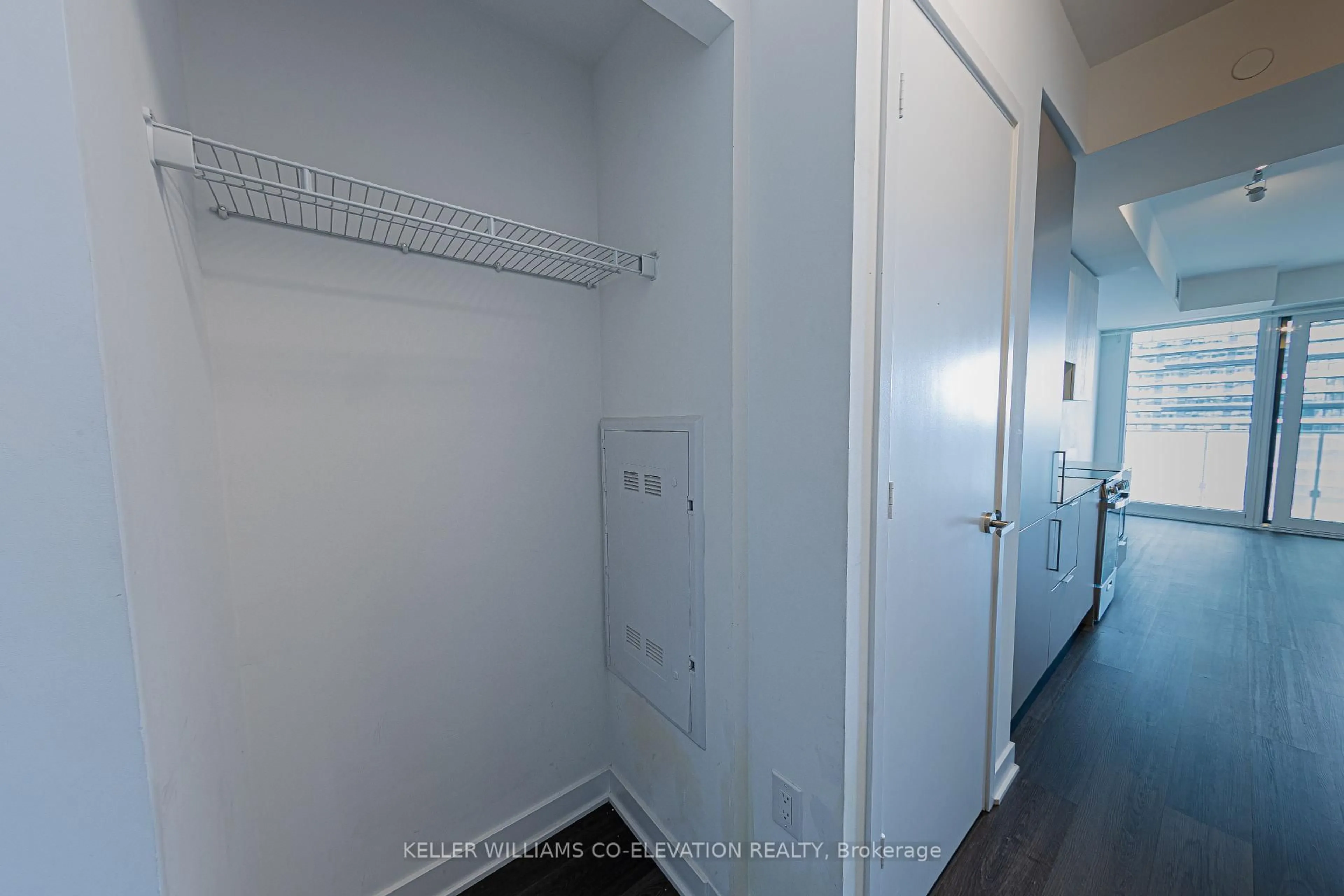 Unknown for 3900 Confederation Pkwy #4708, Mississauga Ontario L5B 0M3