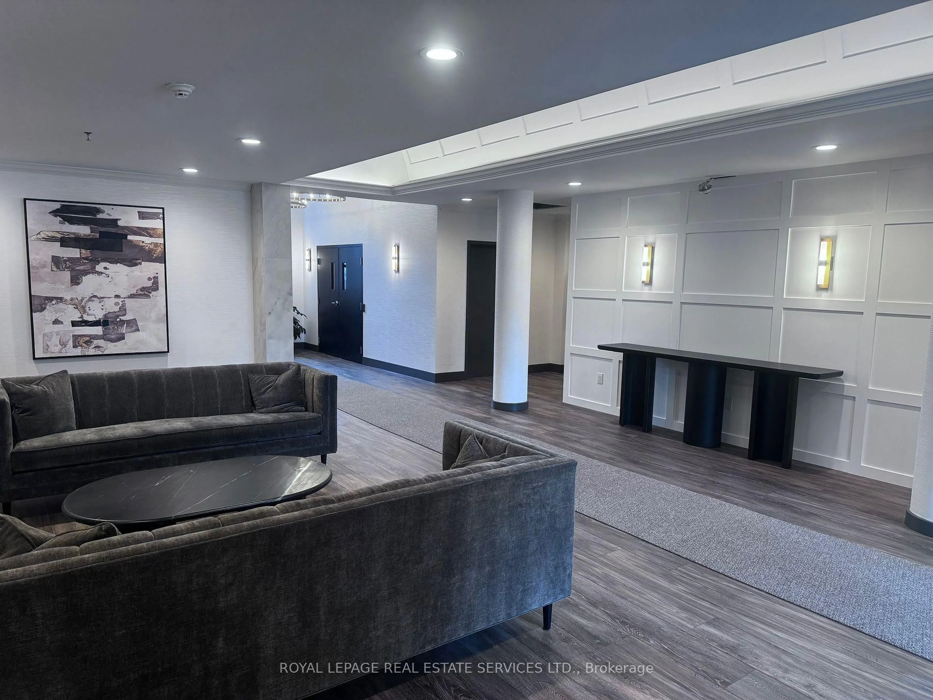 Lobby for 185 Robinson St #417, Oakville Ontario L6J 7P6