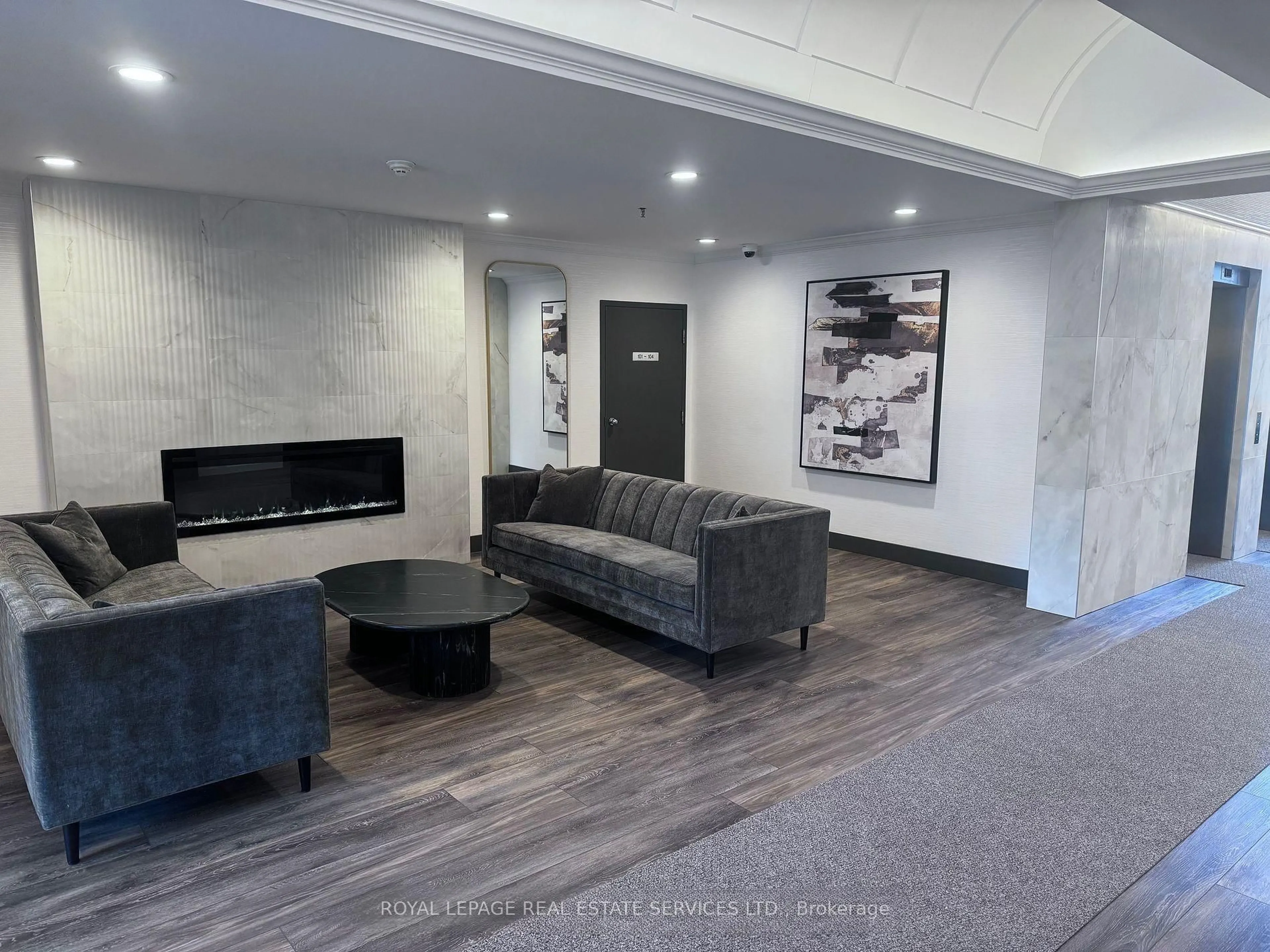Lobby for 185 Robinson St #417, Oakville Ontario L6J 7P6