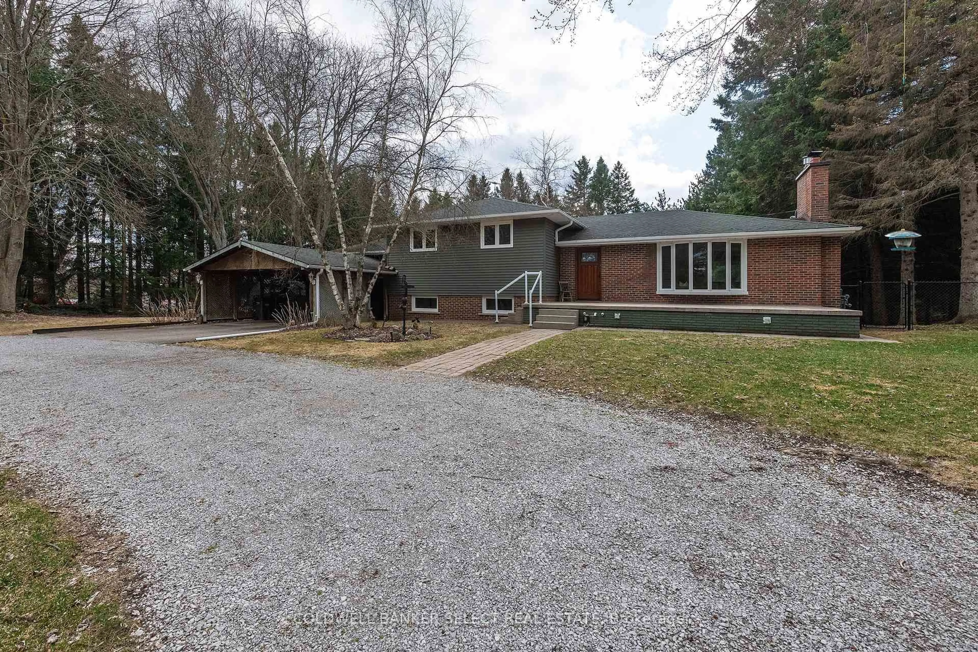 A pic from outside/outdoor area/front of a property/back of a property/a pic from drone, street for 17554 Mt Hope Rd, Caledon Ontario L7E 3L1