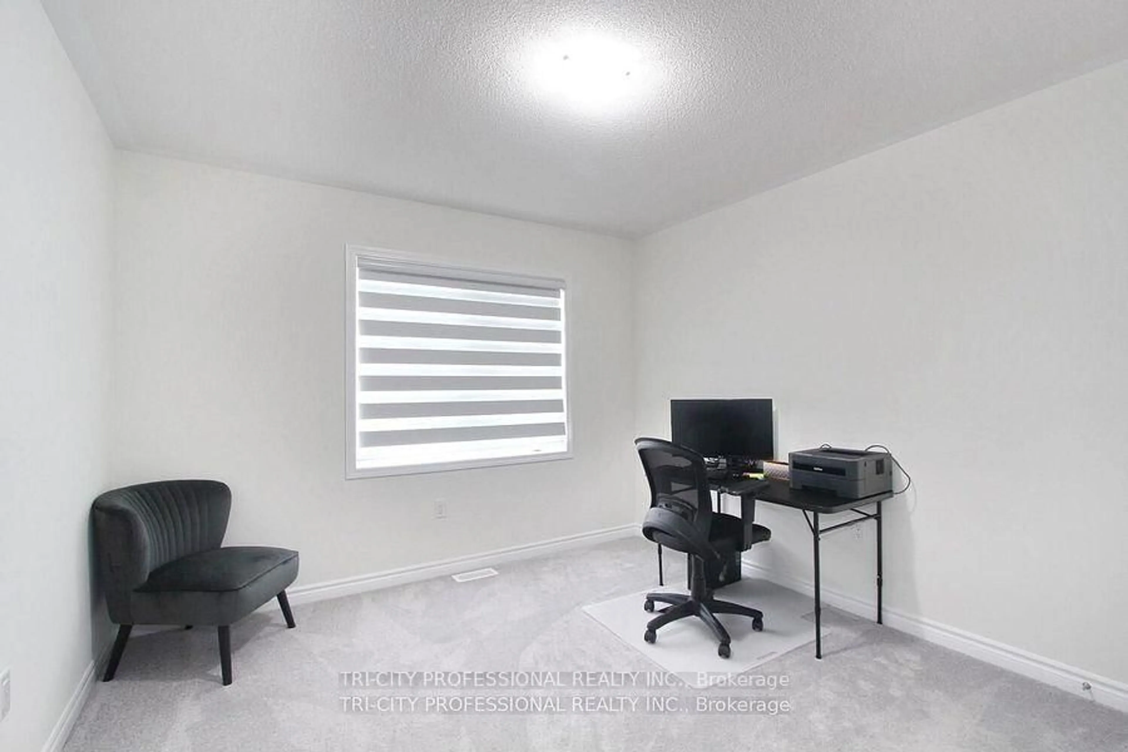 A pic of a room for 16 Dolucci Cres, Brampton Ontario L7A 5E9