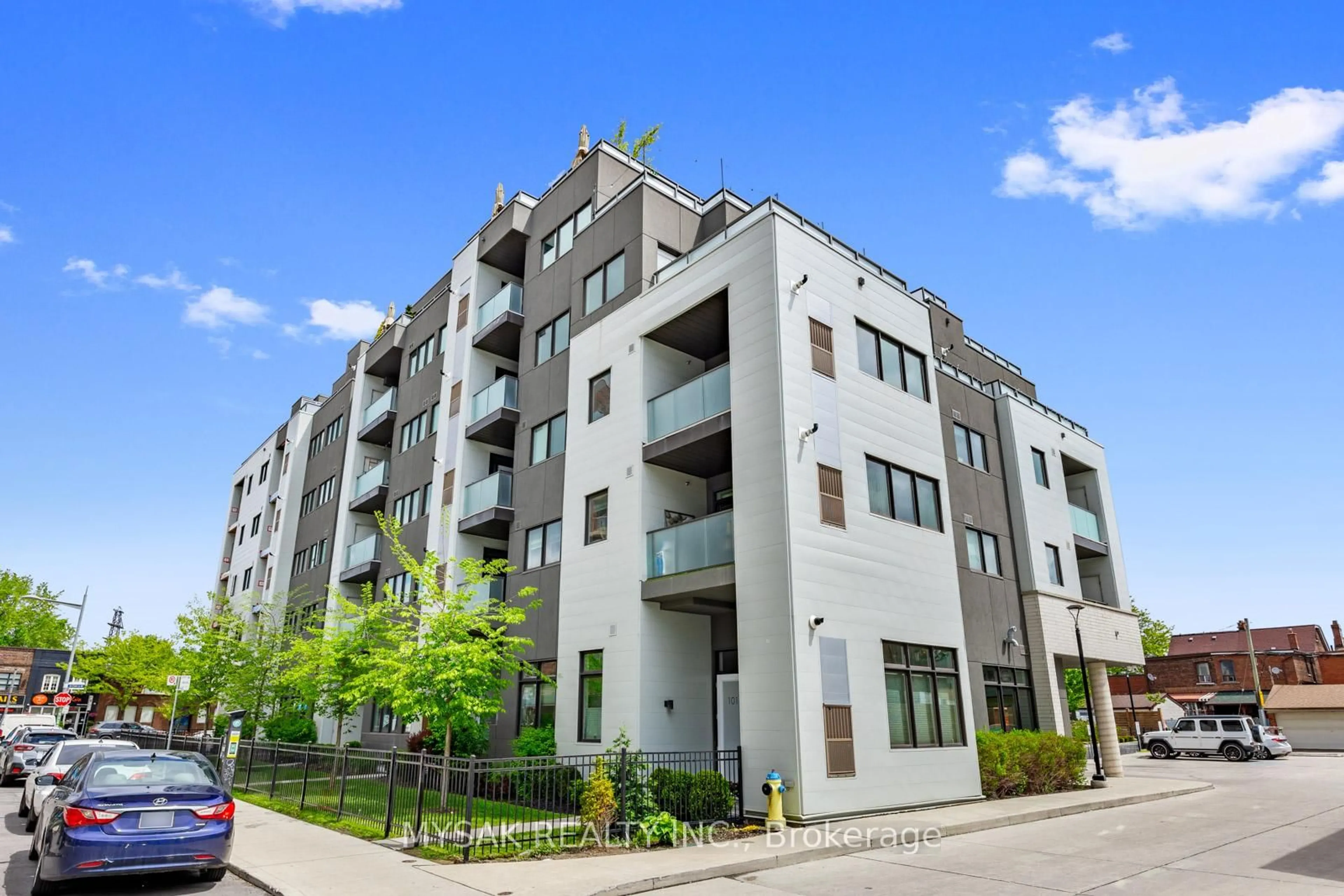 Unknown for 385 Osler St #305, Toronto Ontario M6N 0B2