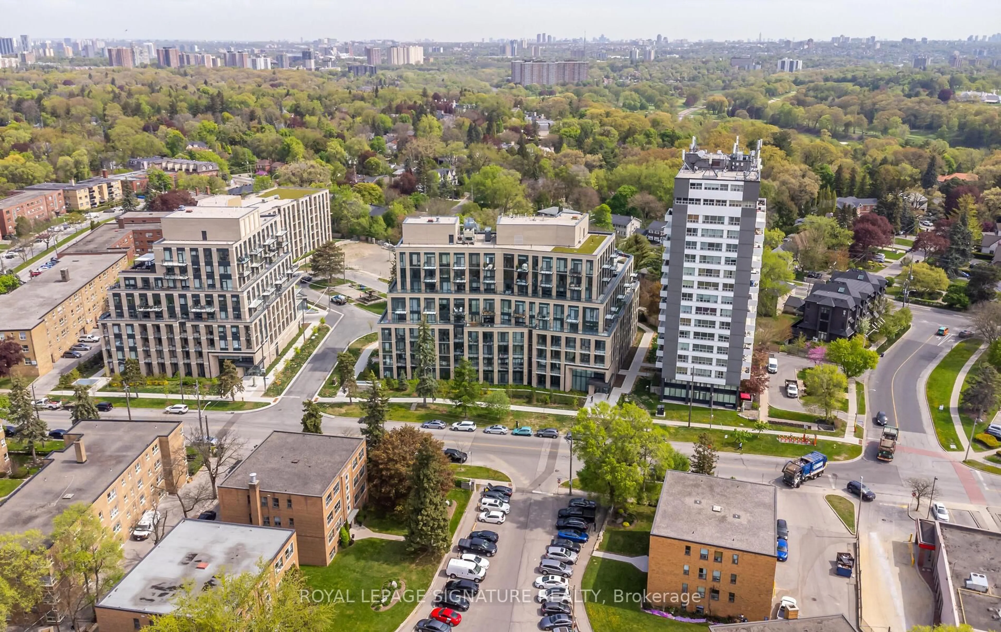 A pic from outside/outdoor area/front of a property/back of a property/a pic from drone, city buildings view from balcony for 293 The Kingsway N/A #512, Toronto Ontario M9A 0E8