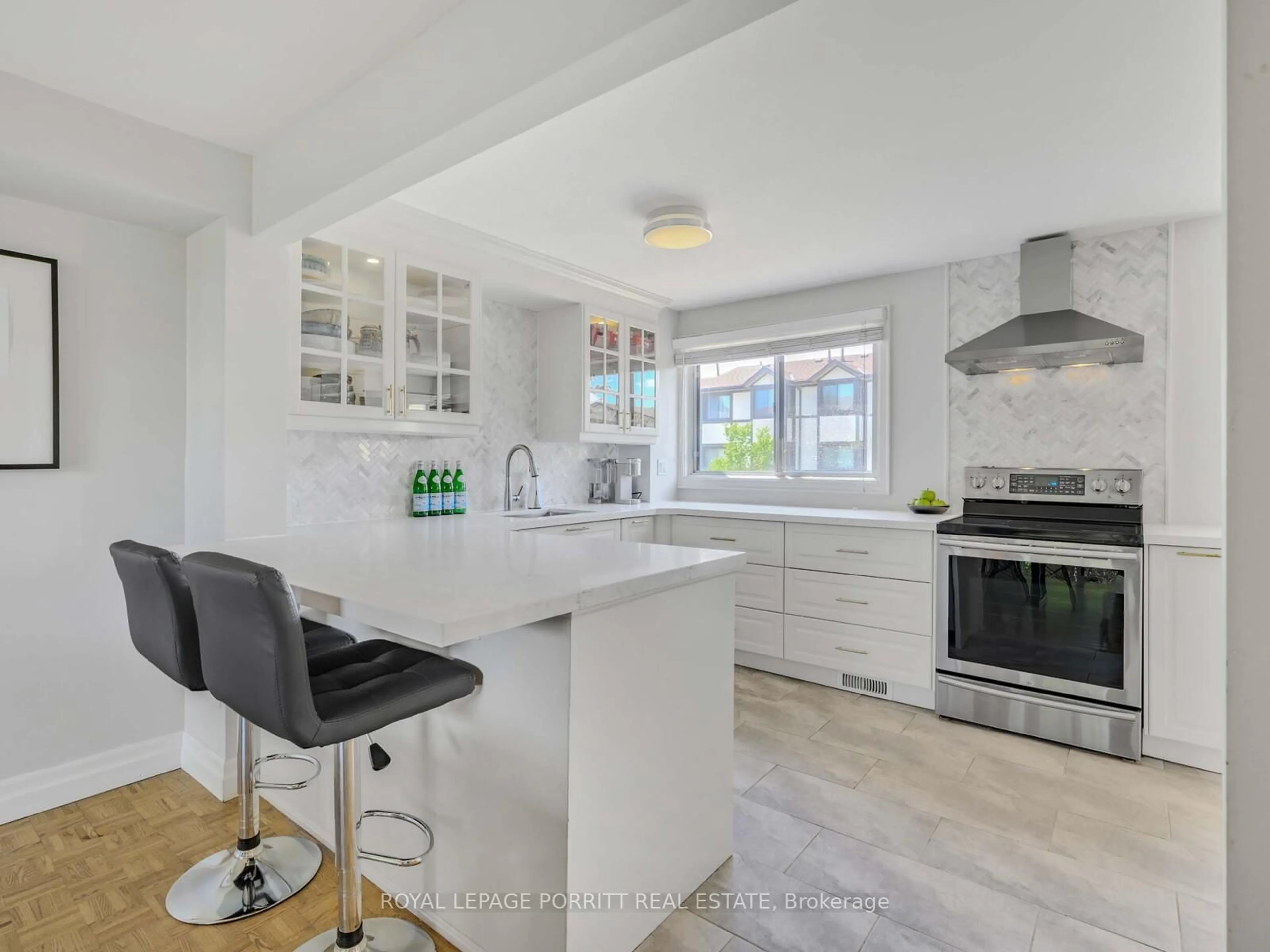 Contemporary kitchen, ceramic/tile floor for 4 Bradbrook Rd #6, Toronto Ontario M8Z 5V3