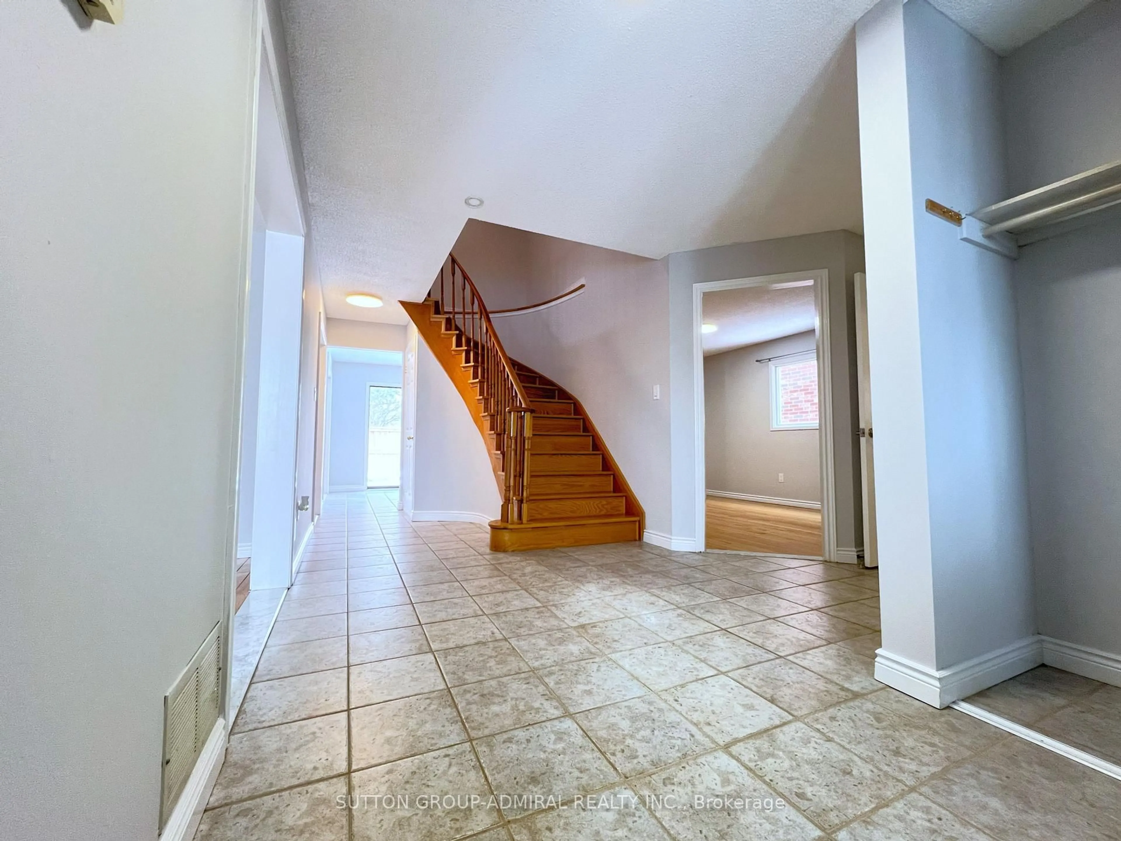 Unknown for 99 Castlehill Rd, Brampton Ontario L6X 4C3
