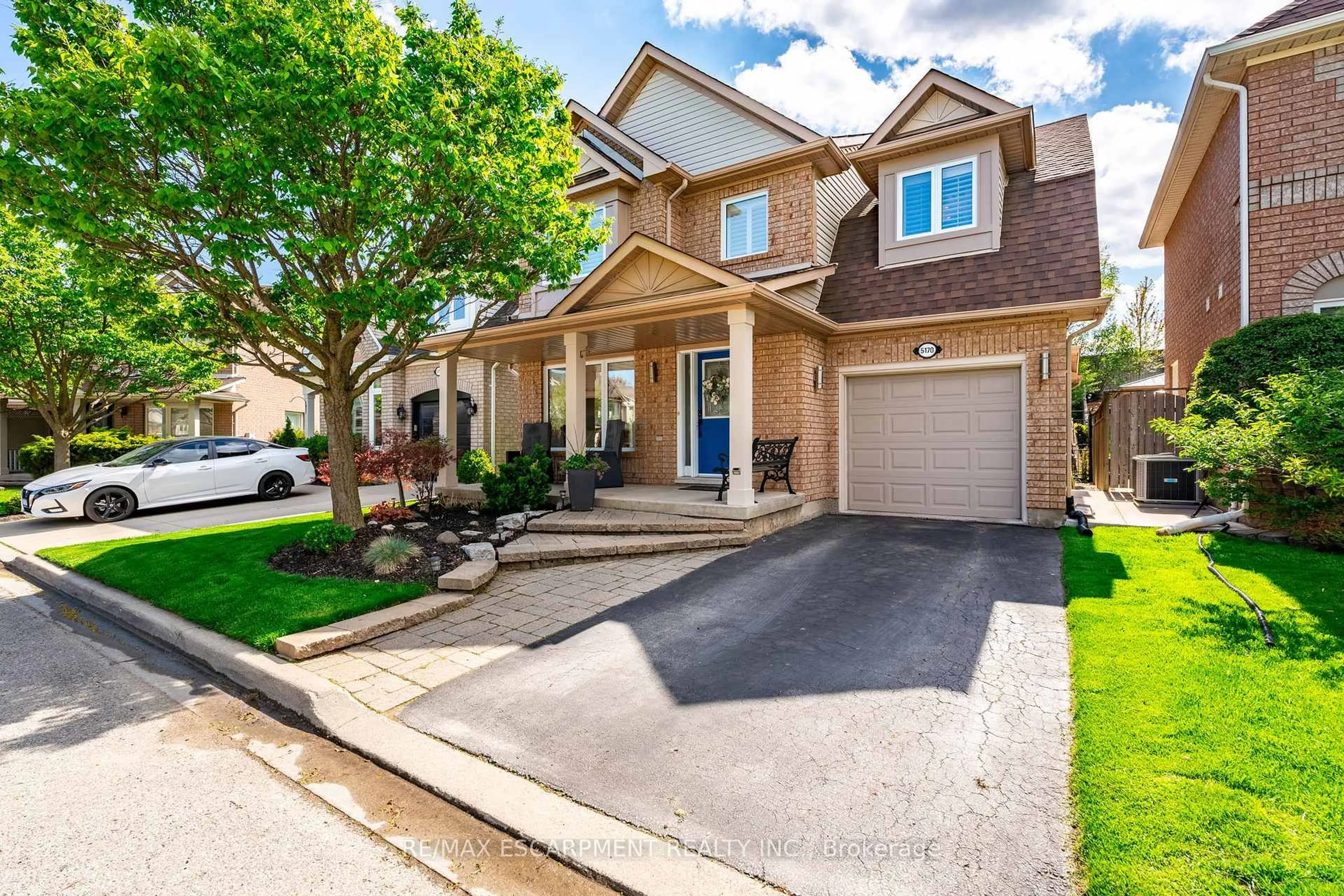 Home with brick exterior material, street for 5170 Ridgewell Rd, Burlington Ontario L7L 6N7
