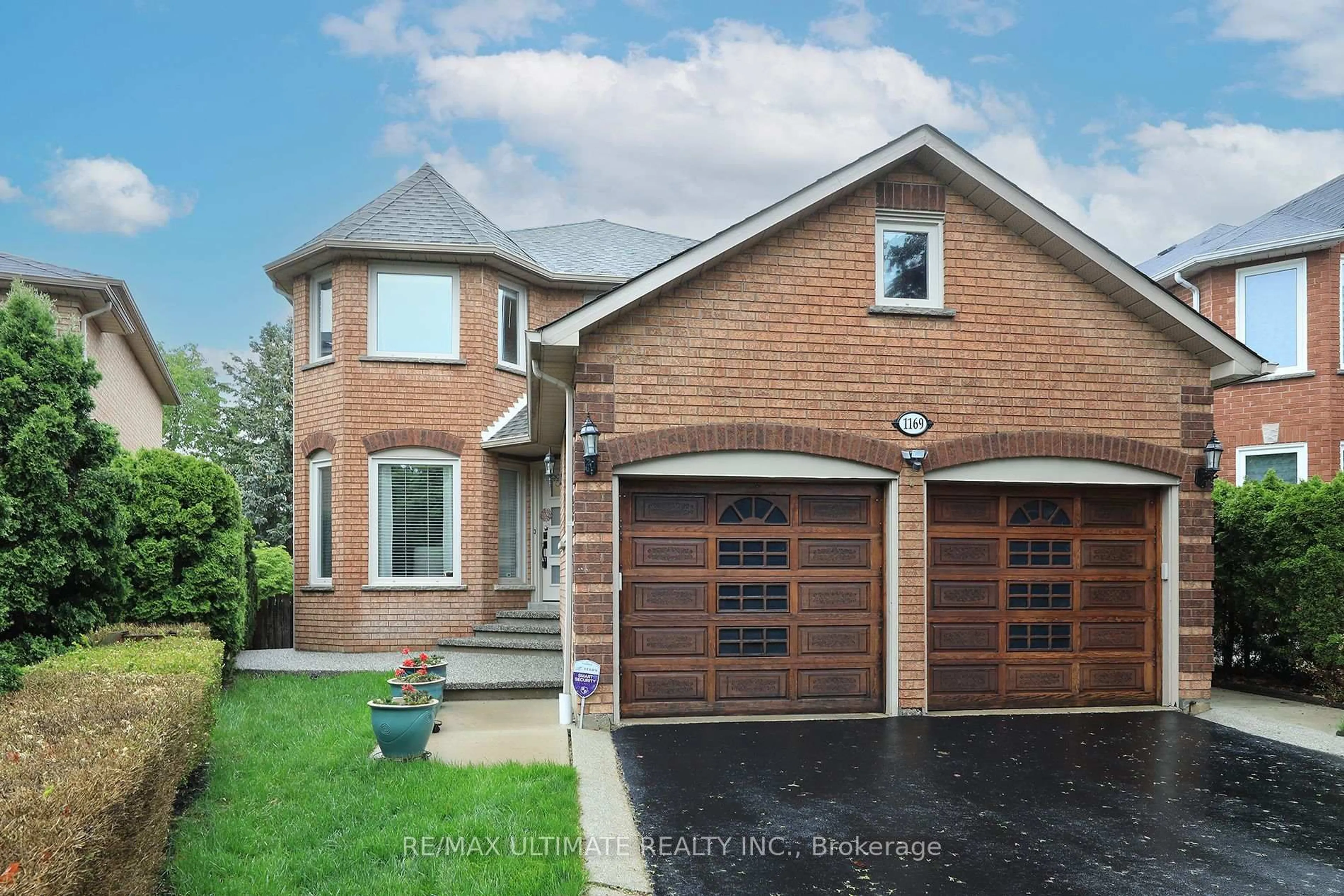 Home with brick exterior material, street for 1169 Ewing Cres, Mississauga Ontario L5V 1C1