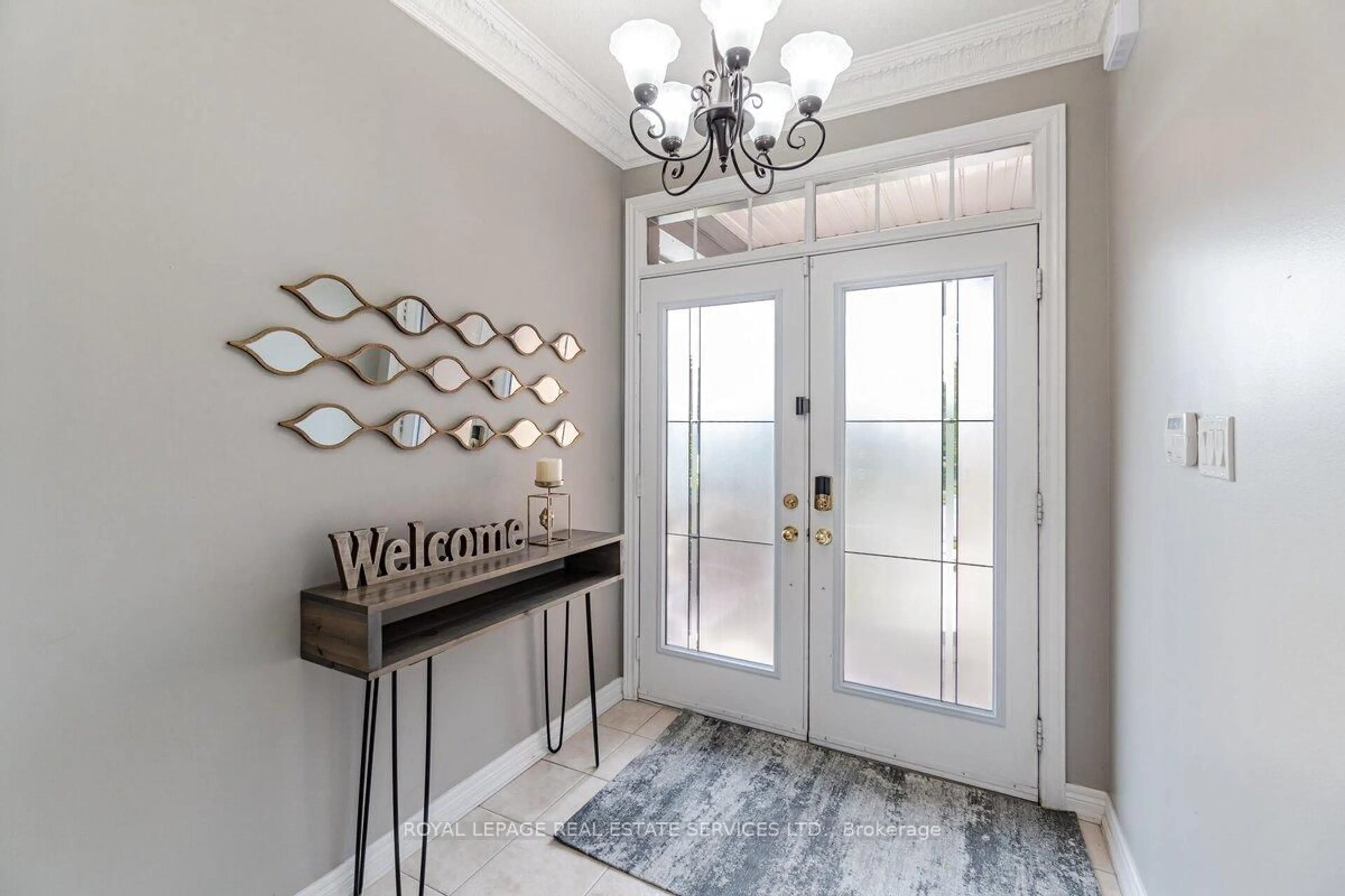 Indoor entryway for 30 Messina Ave, Brampton Ontario L6Y 0M8
