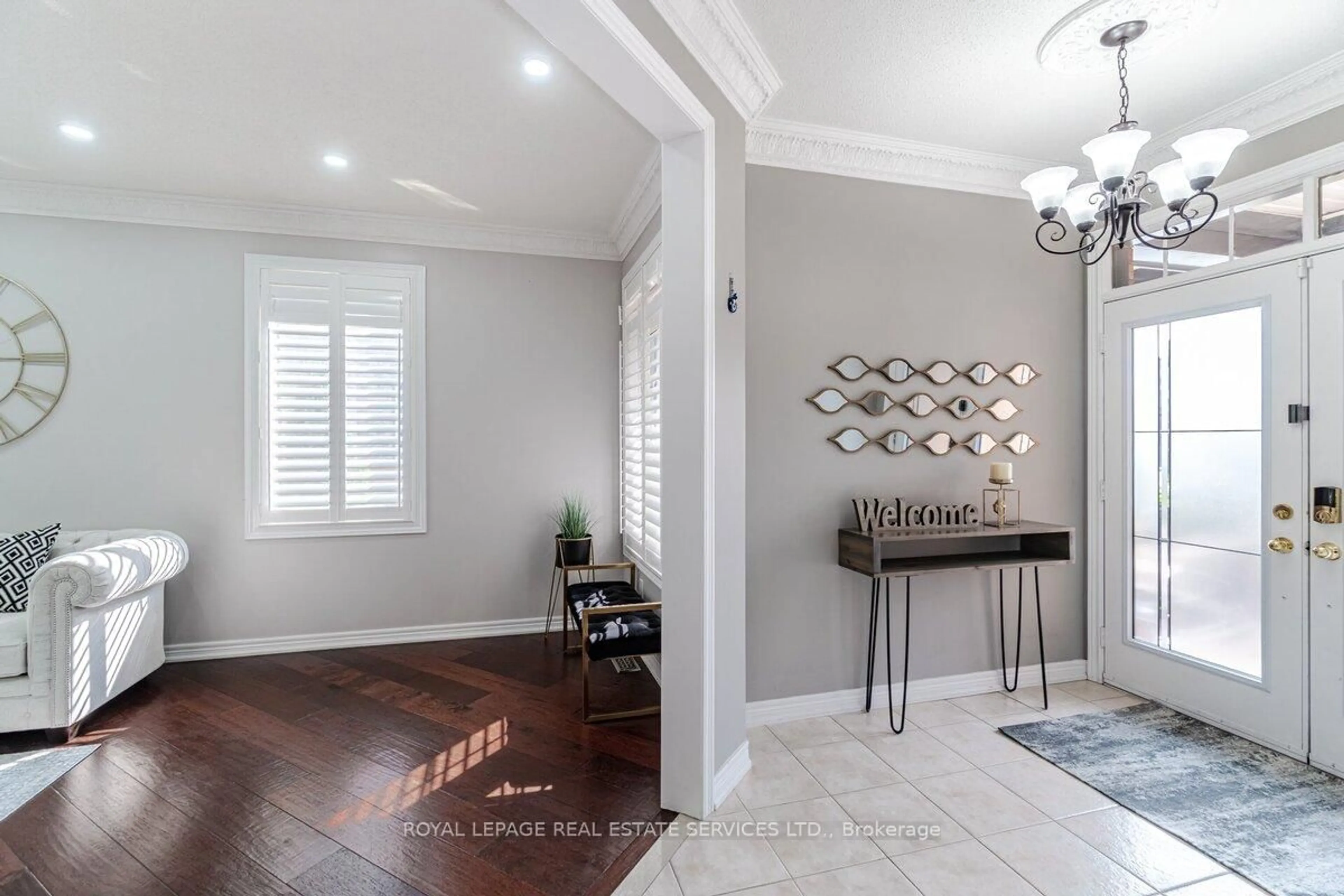 Indoor entryway for 30 Messina Ave, Brampton Ontario L6Y 0M8