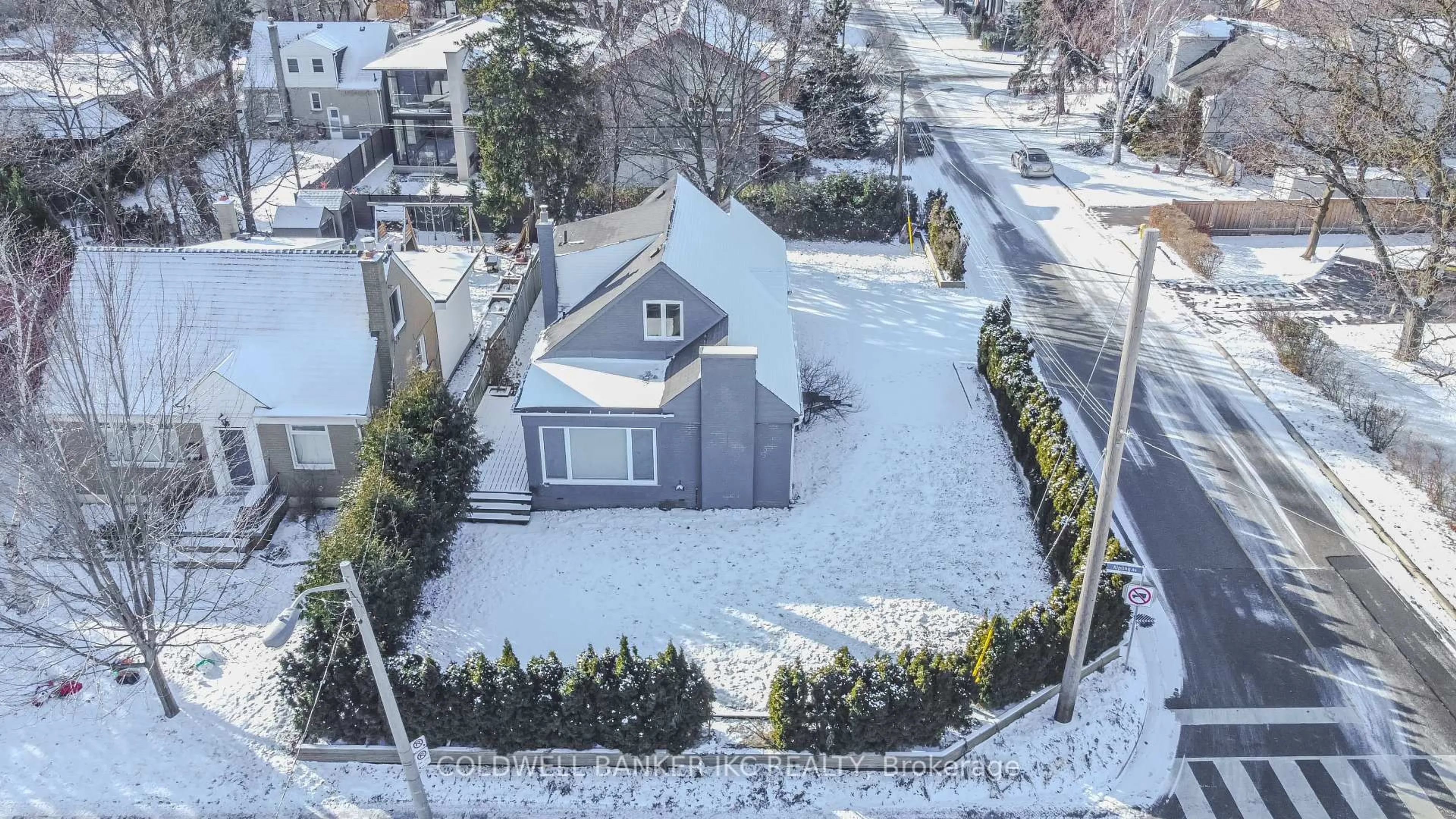 A pic from outside/outdoor area/front of a property/back of a property/a pic from drone, street for 1 Random St, Toronto Ontario M9B 2J3