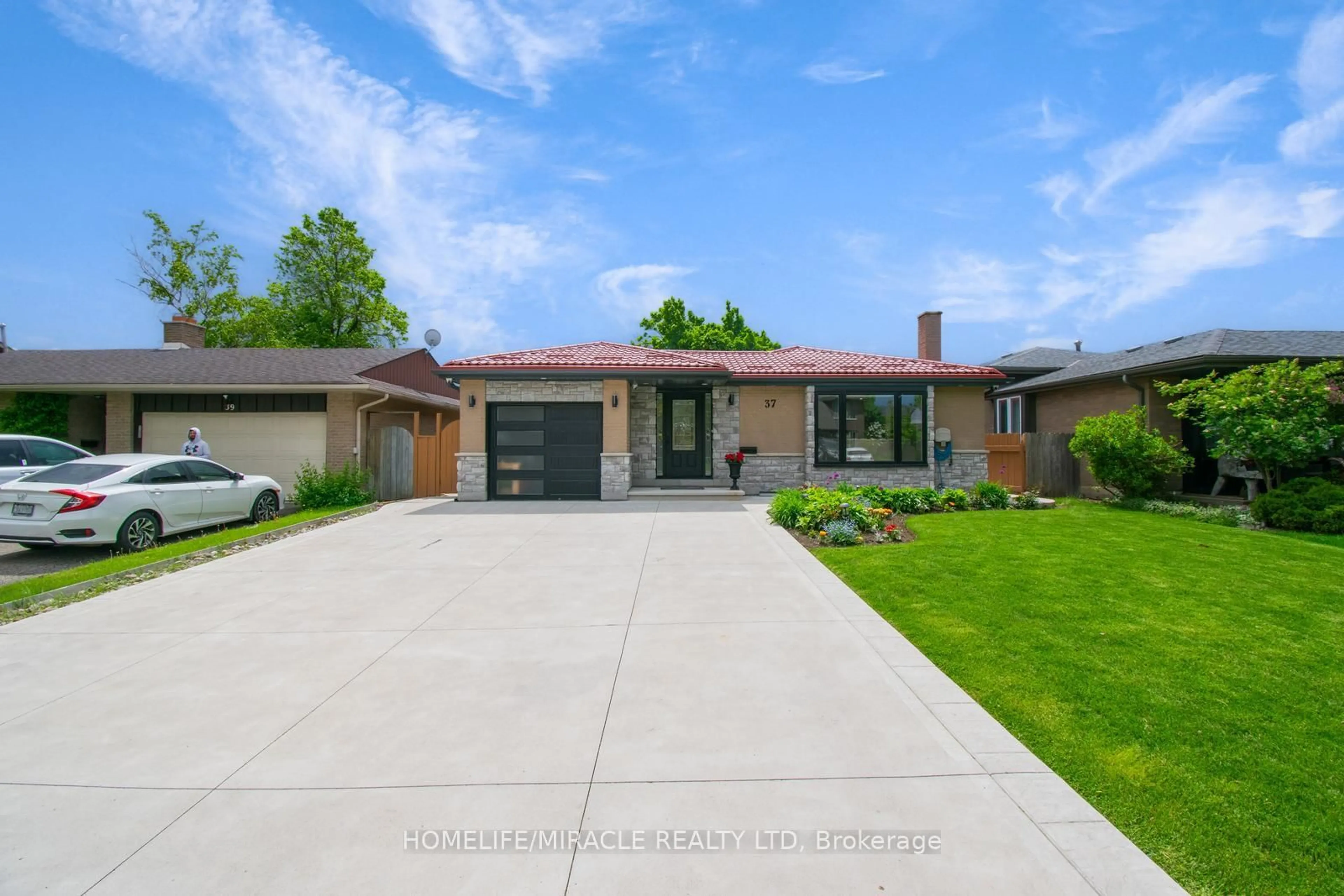 Home with brick exterior material, street for 37 Glenora Cres, Brampton Ontario L6S 1E1