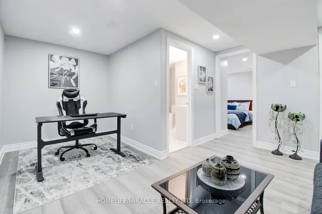 Additional image 30 of 37 Glenora Cres