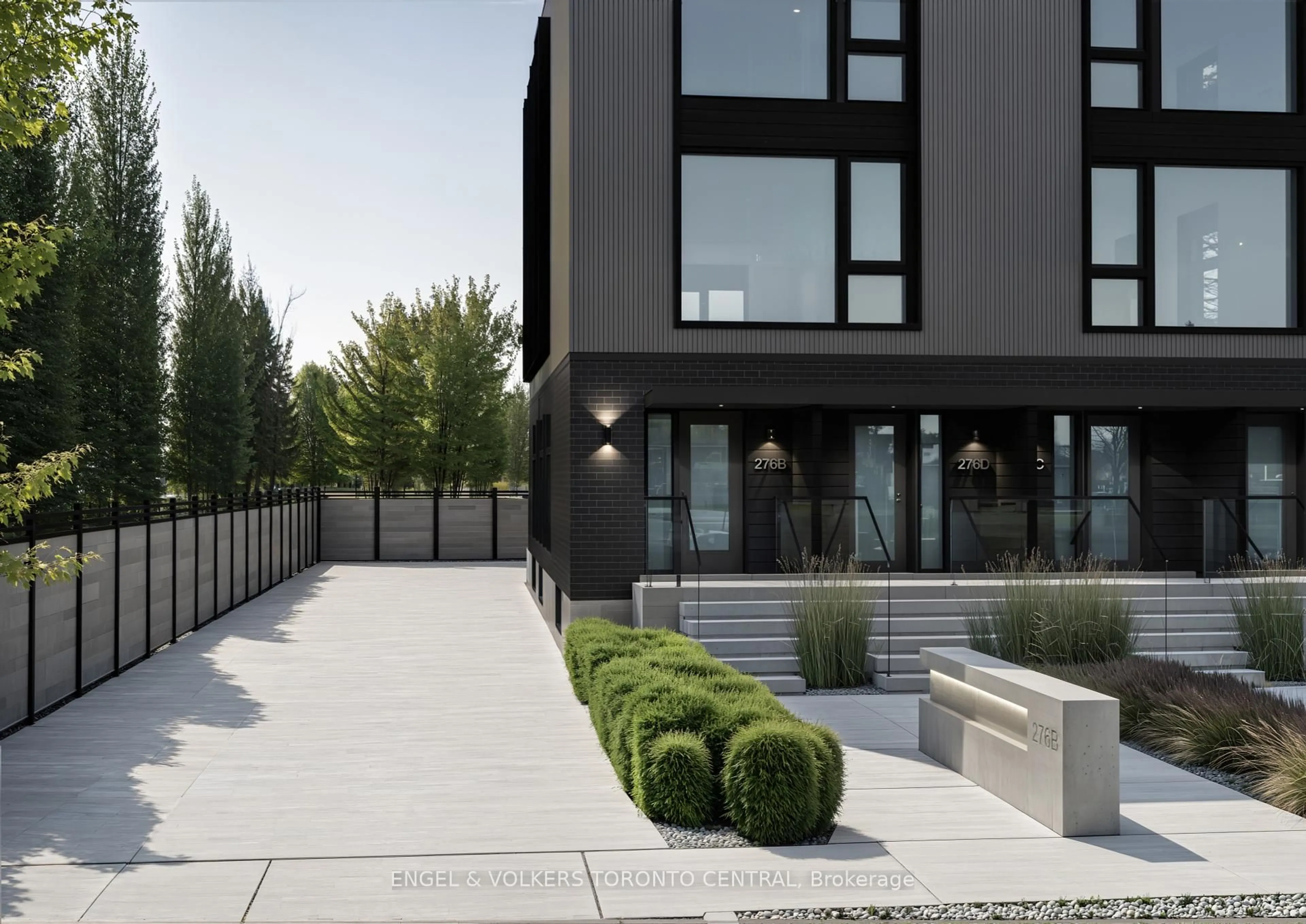 Patio, street for 276 Lanor Ave #D, Toronto Ontario M8W 2P9
