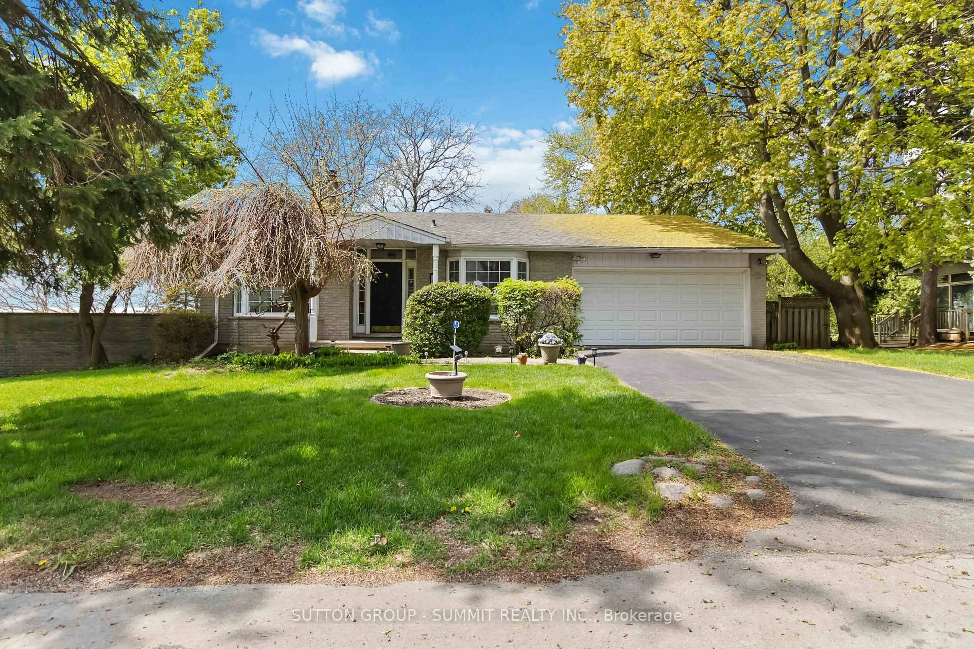 Home with vinyl exterior material, street for 532 ALLVIEW Ave, Burlington Ontario L7T 3T7