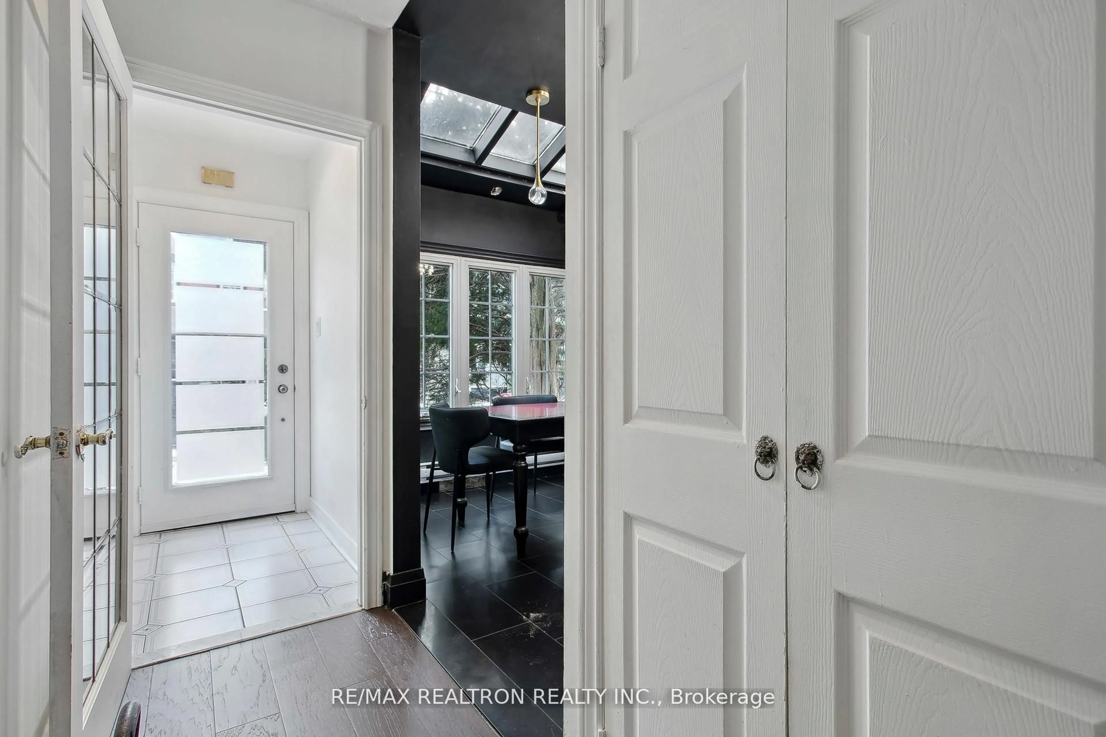 Indoor foyer for 24 Marion St, Toronto Ontario M6R 1E5