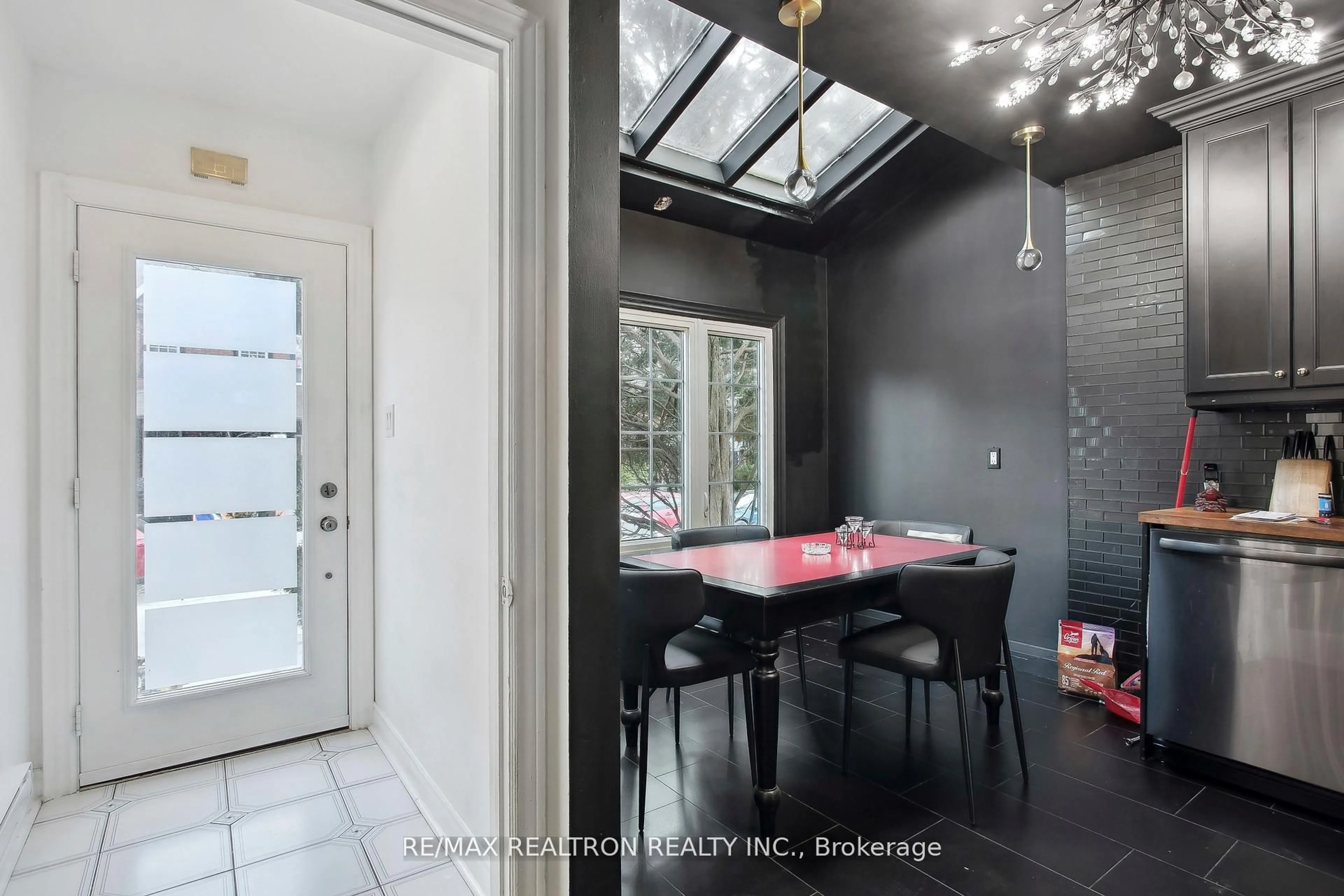 Dining room, ceramic/tile floor for 24 Marion St, Toronto Ontario M6R 1E5