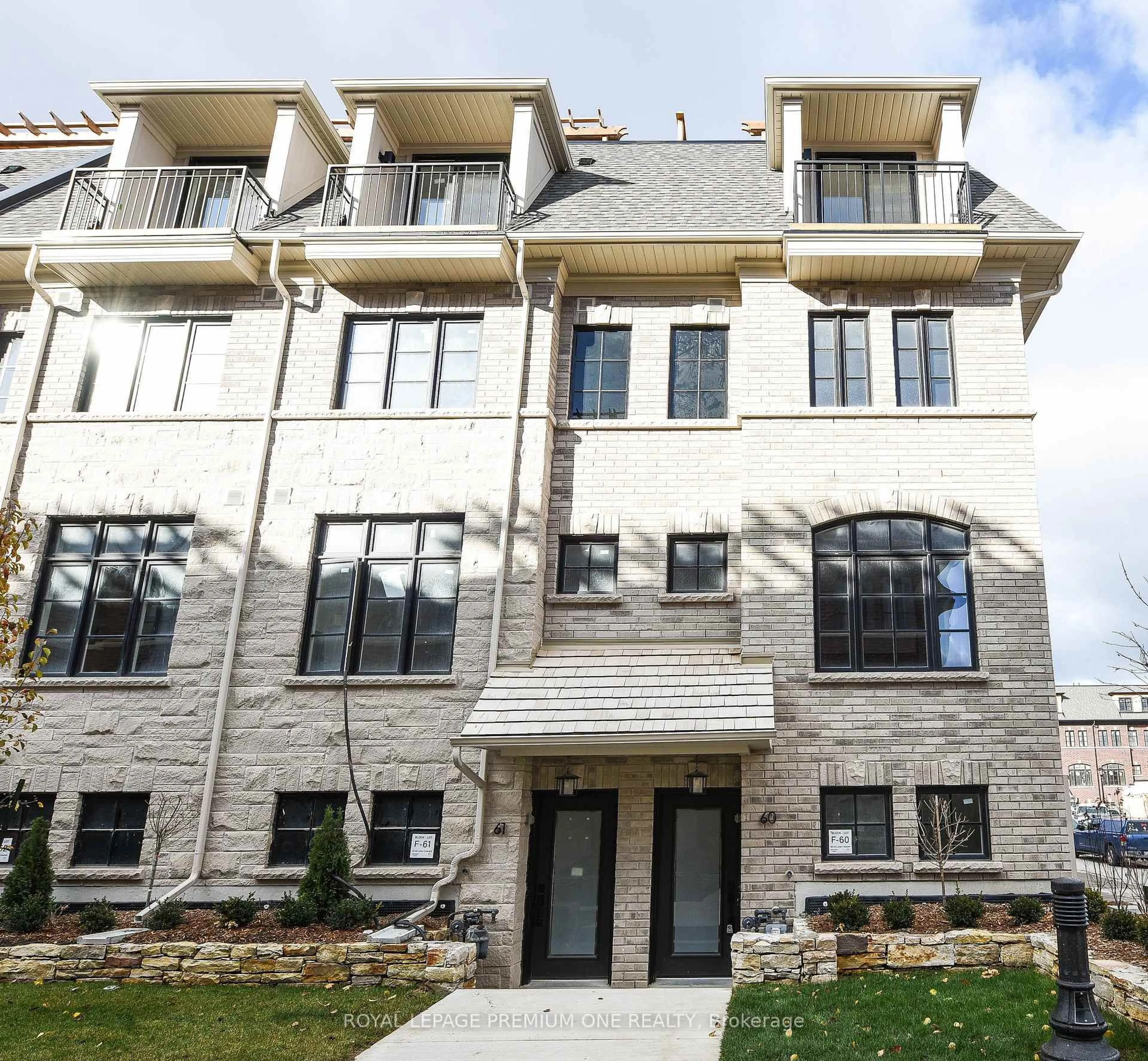 Home with brick exterior material, unknown for 40 Lunar Cres #60, Mississauga Ontario L5M 2R5