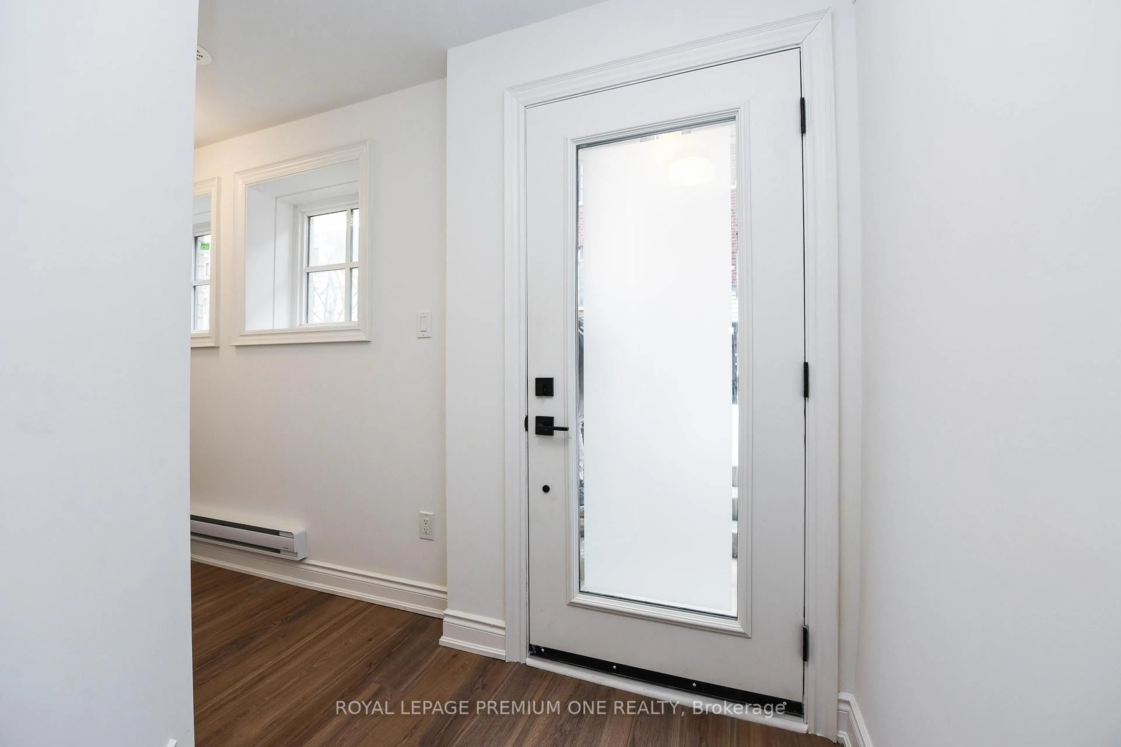 Indoor entryway for 40 Lunar Cres #60, Mississauga Ontario L5M 2R5