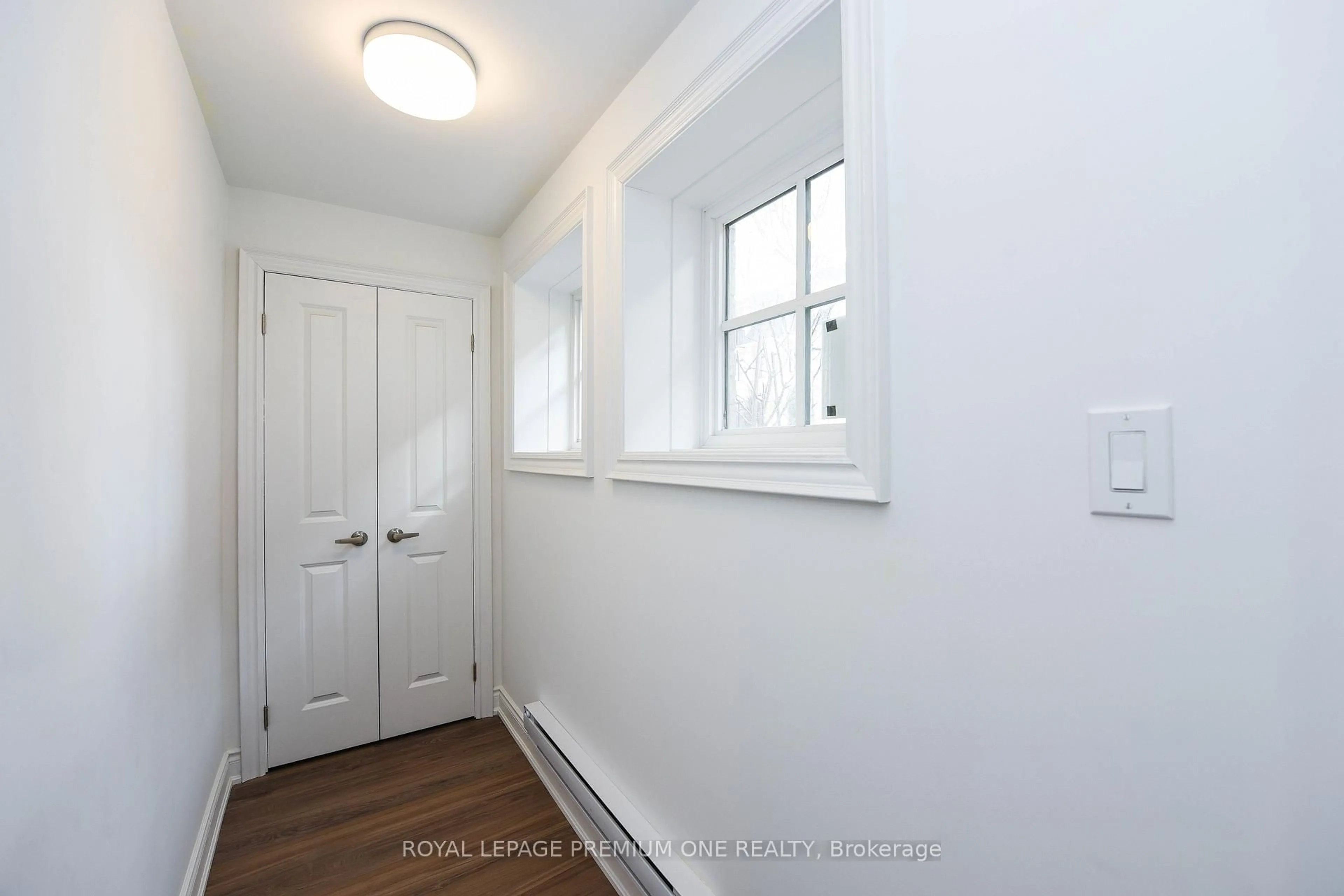 Unknown for 40 Lunar Cres #60, Mississauga Ontario L5M 2R5