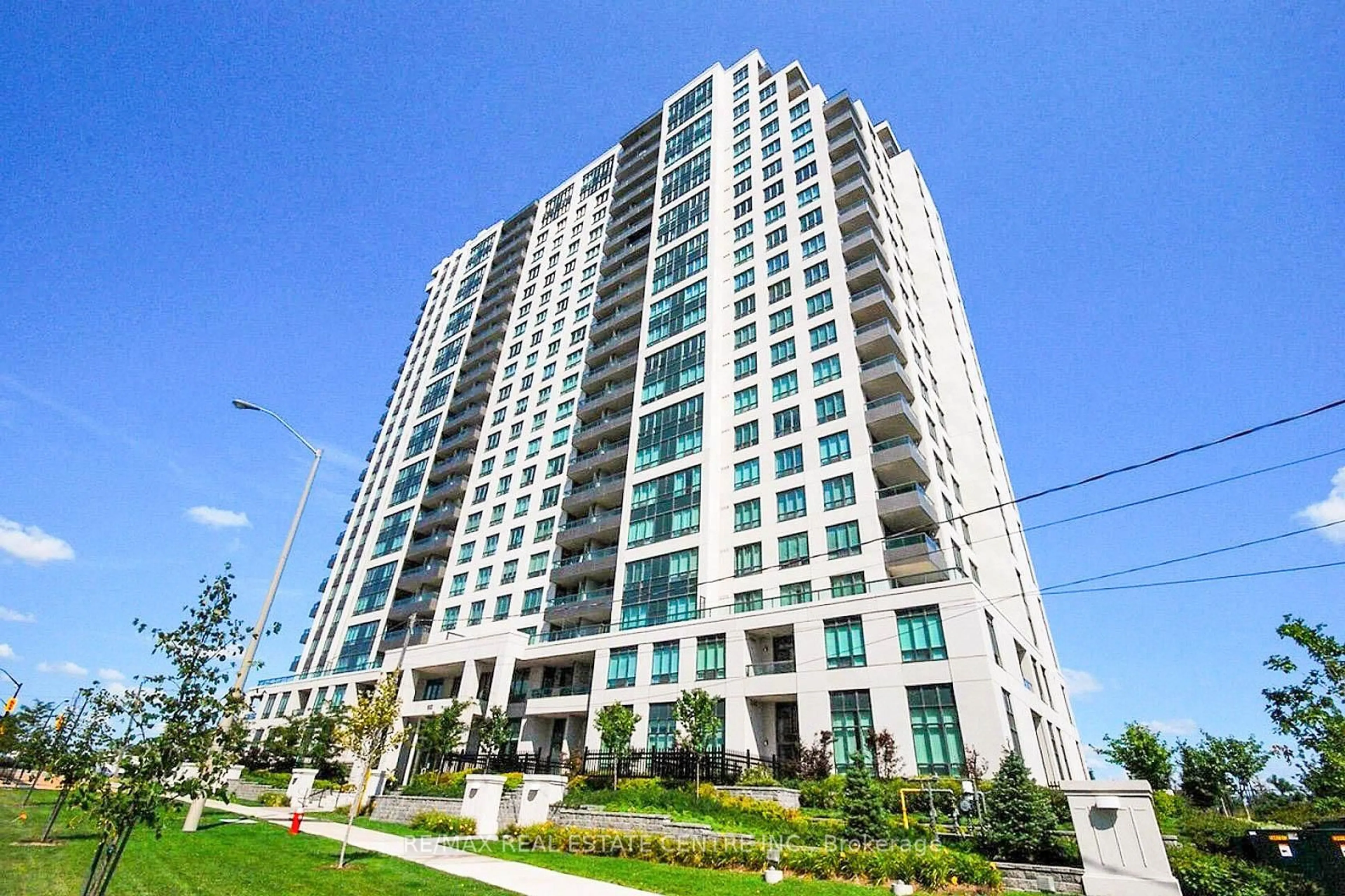Indoor foyer for 335 Rathburn Rd #2107, Mississauga Ontario L5B 0C8