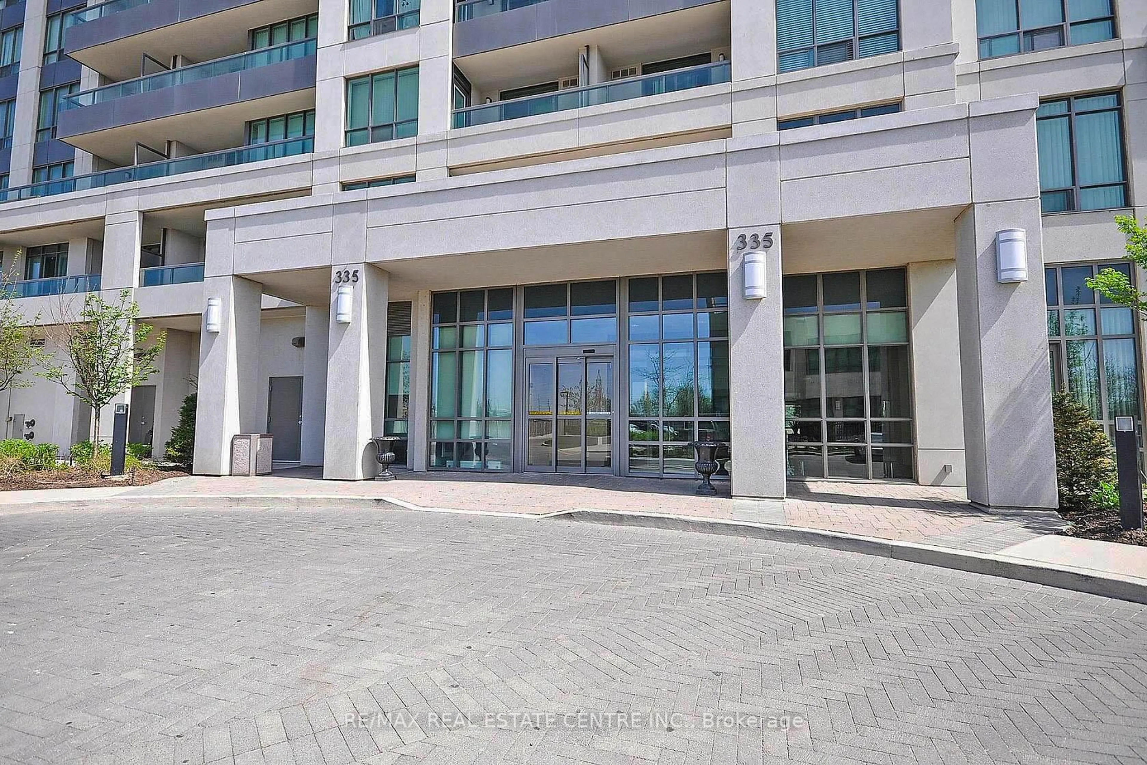 Indoor foyer for 335 Rathburn Rd #2107, Mississauga Ontario L5B 0C8