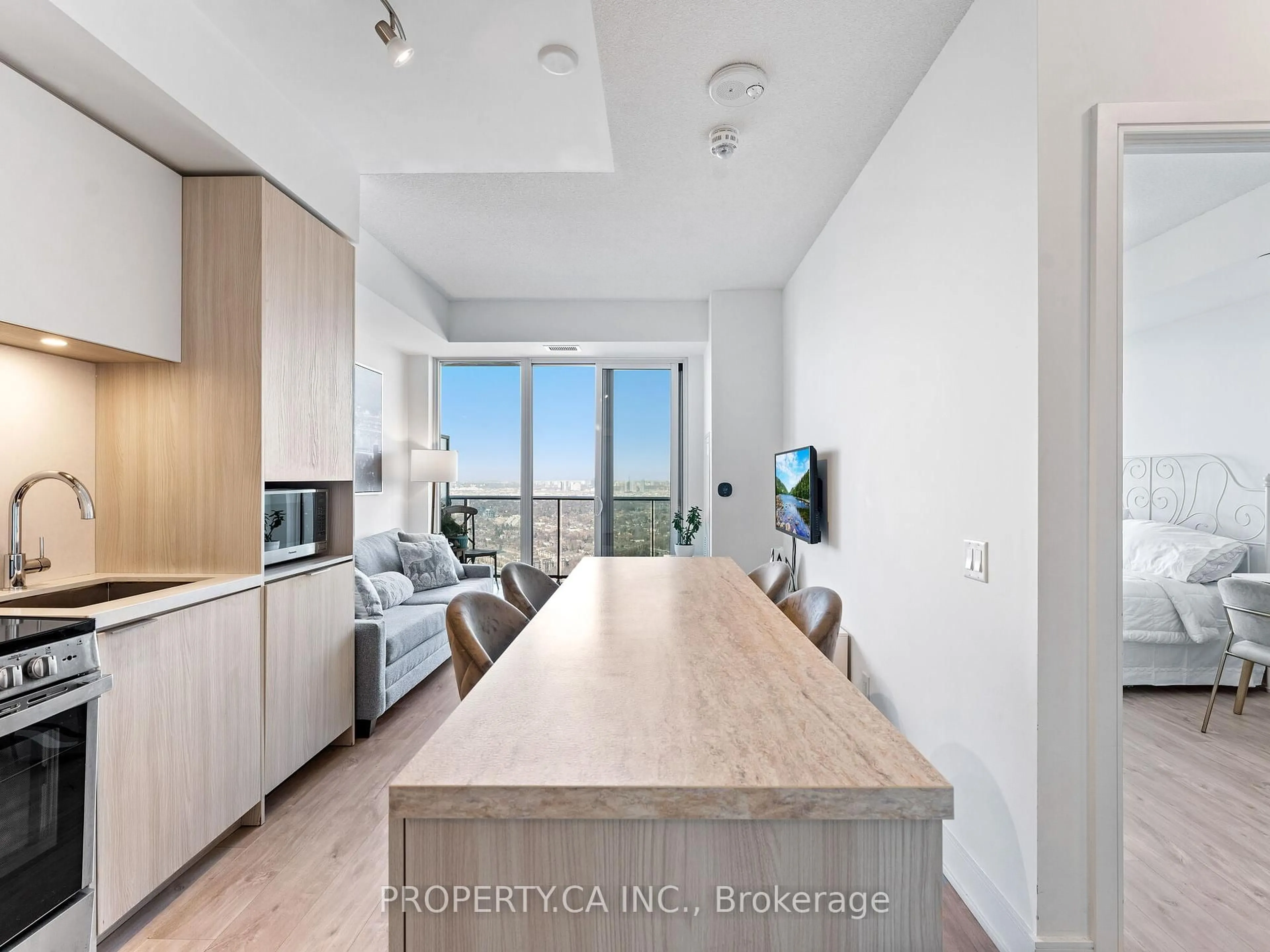 Open concept kitchen, unknown for 70 Annie Craig Dr #5308, Toronto Ontario M8V 0G2