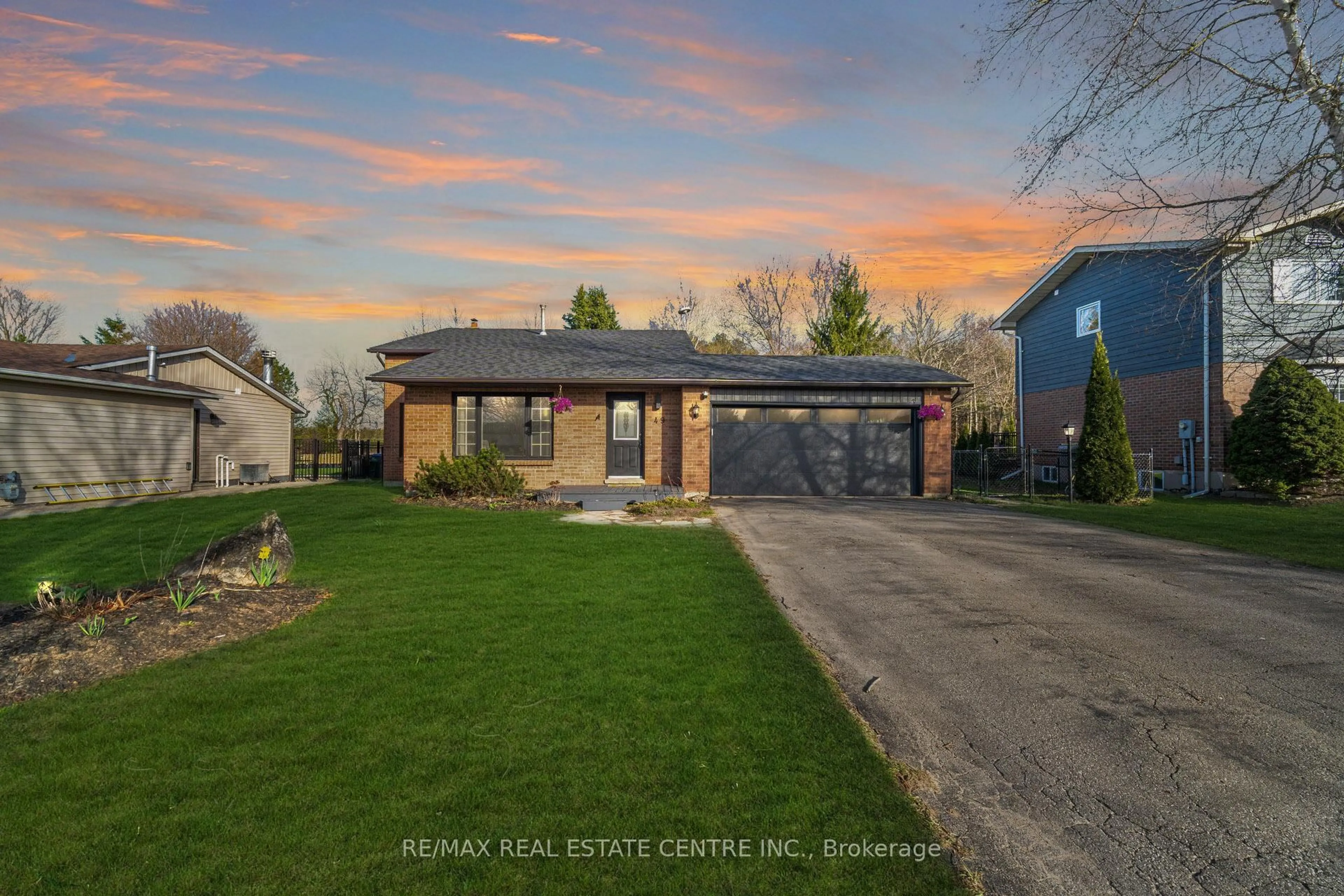 Home with brick exterior material, street for 49 Mcclellan Rd, Caledon Ontario L7K 0C8