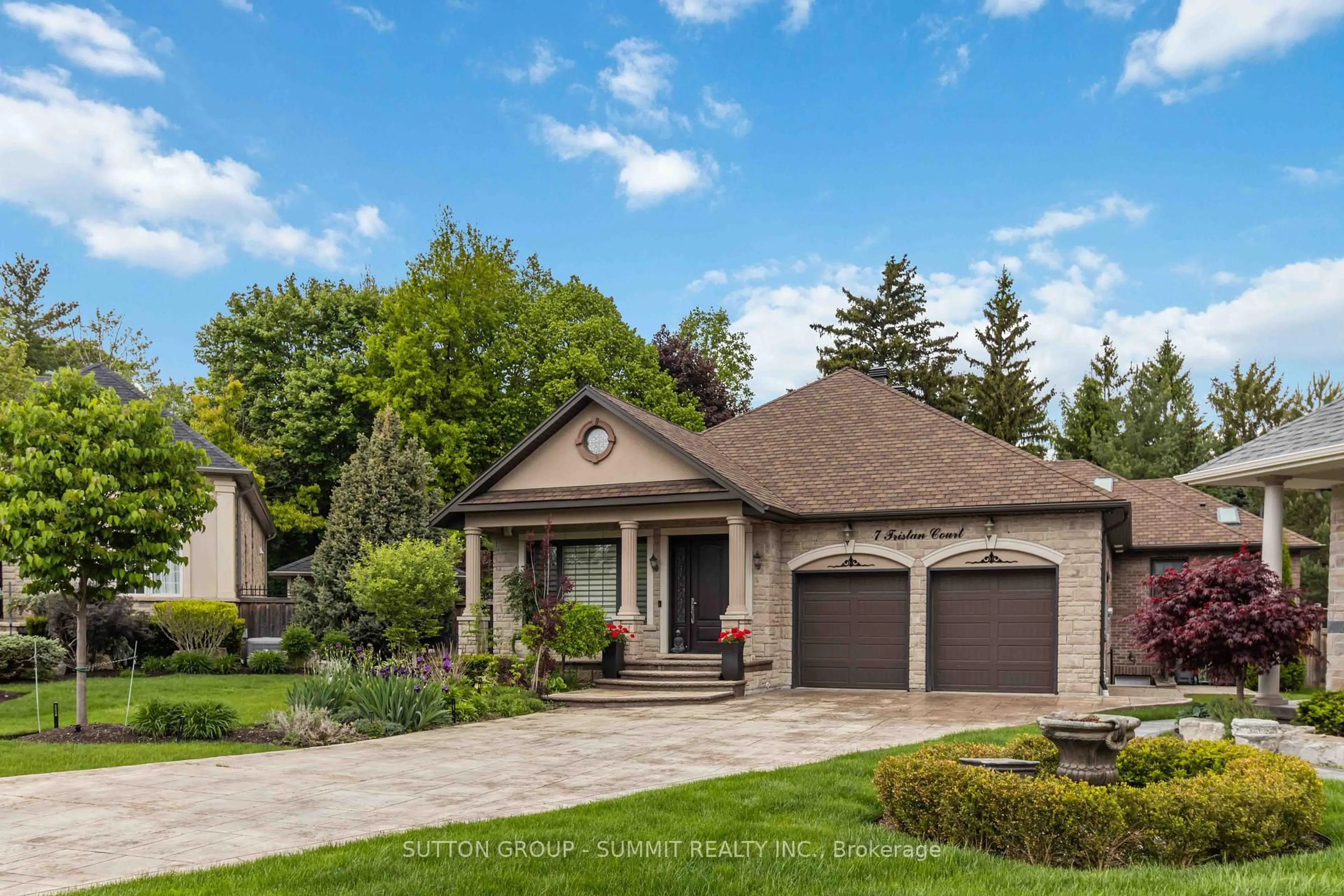 Home with brick exterior material, street for 7 Tristan Crt, Brampton Ontario L6Y 5S2