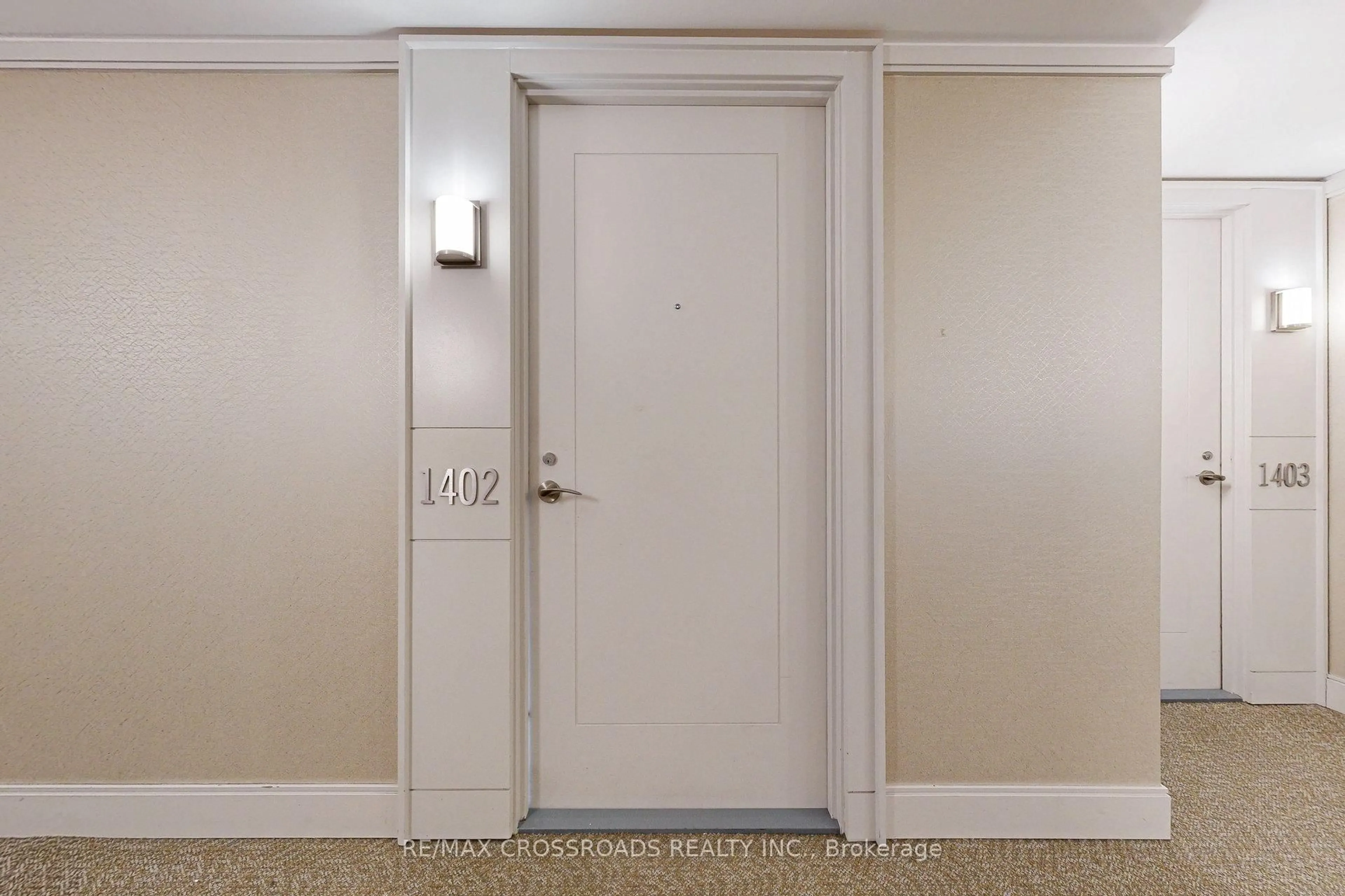 Indoor entryway for 3091 Dufferin St #1402, Toronto Ontario M6A 0C4