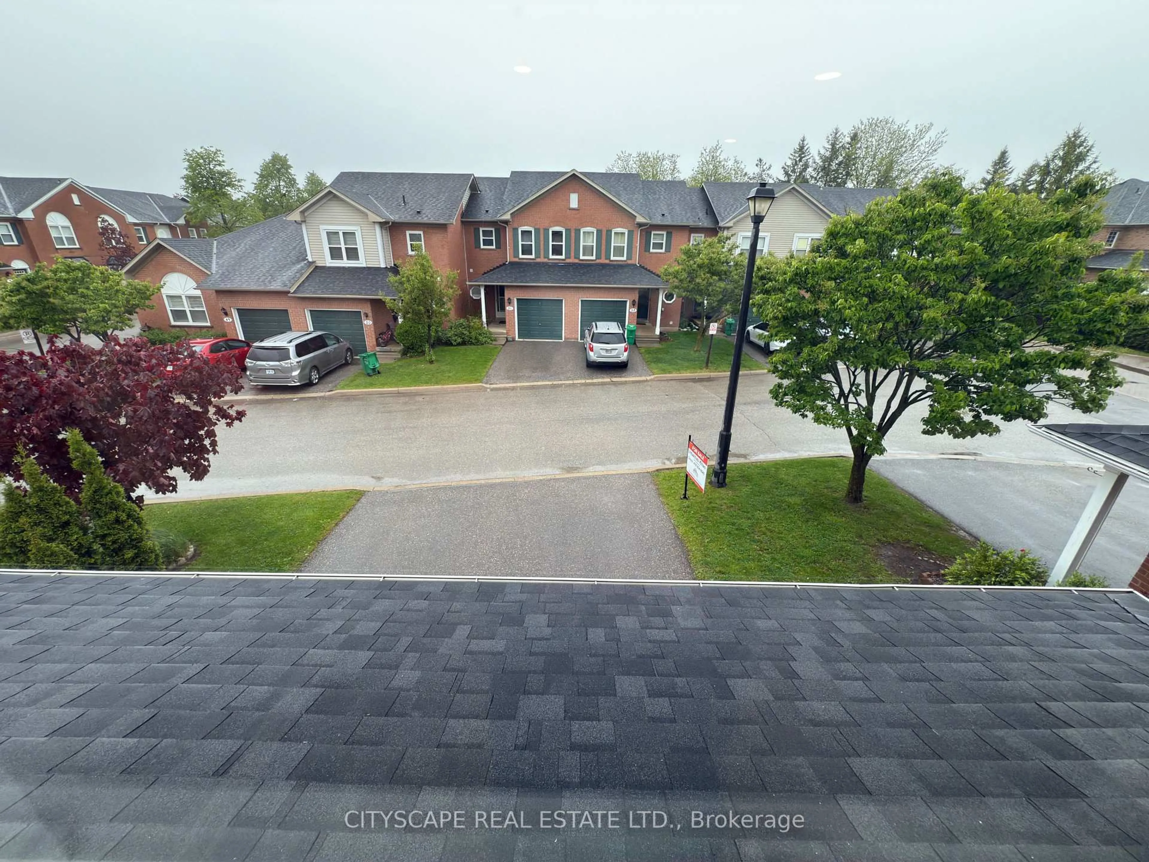 A pic from outside/outdoor area/front of a property/back of a property/a pic from drone, unknown for 5659 Glen Erin Dr #58, Mississauga Ontario L5M 5P2